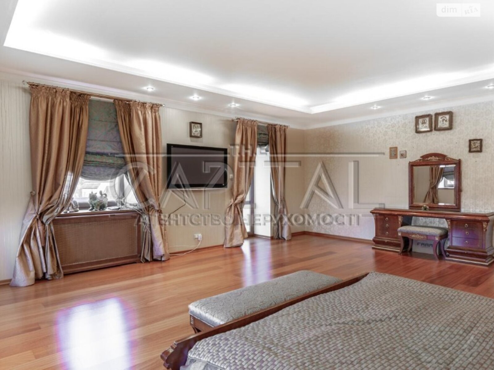 трехэтажный дом, 850.6 кв. м, кирпич. Продажа в Чабанах фото 1