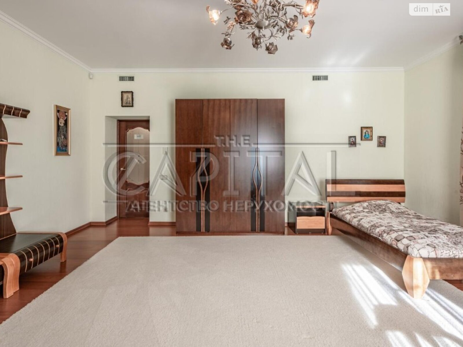 трехэтажный дом, 850.6 кв. м, кирпич. Продажа в Чабанах фото 1