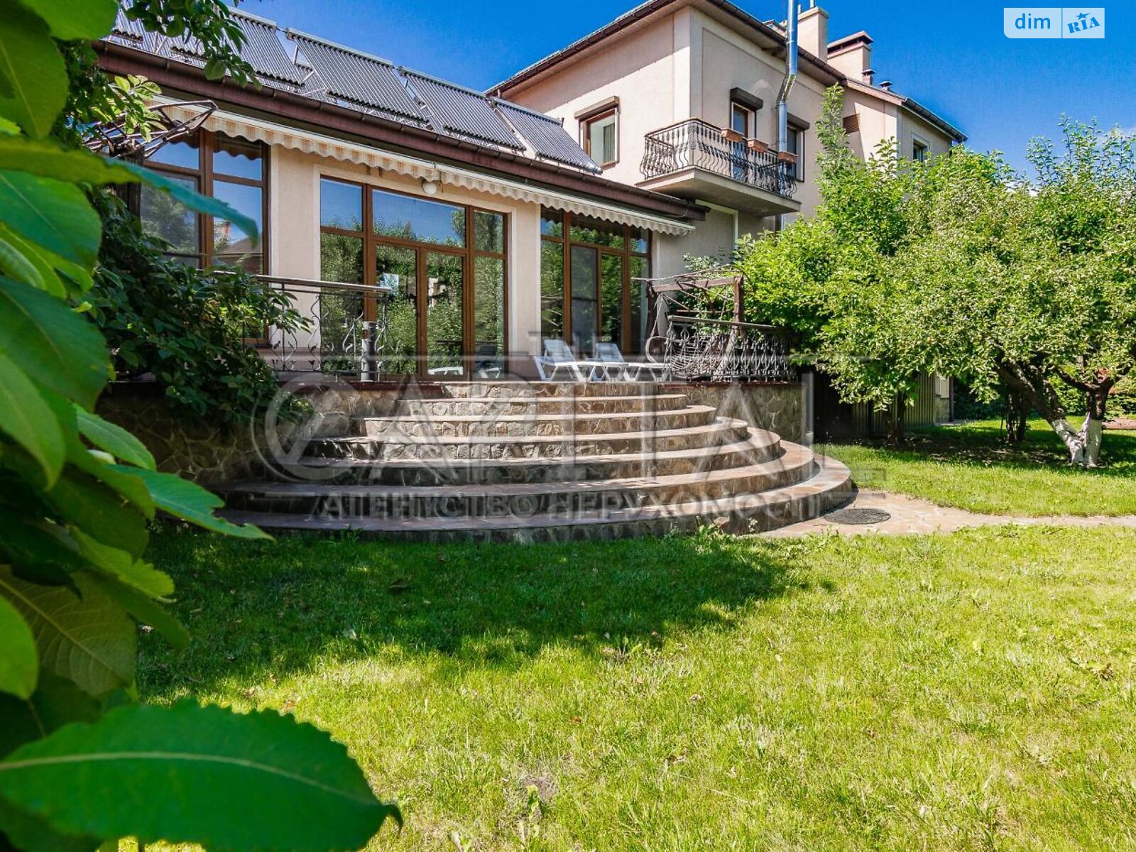 трехэтажный дом с верандой, 850.6 кв. м, кирпич. Продажа в Чабанах фото 1 трехэтажный дом с верандой, 850.6 кв. м, кирпич. Продажа в Чабанах фото 1