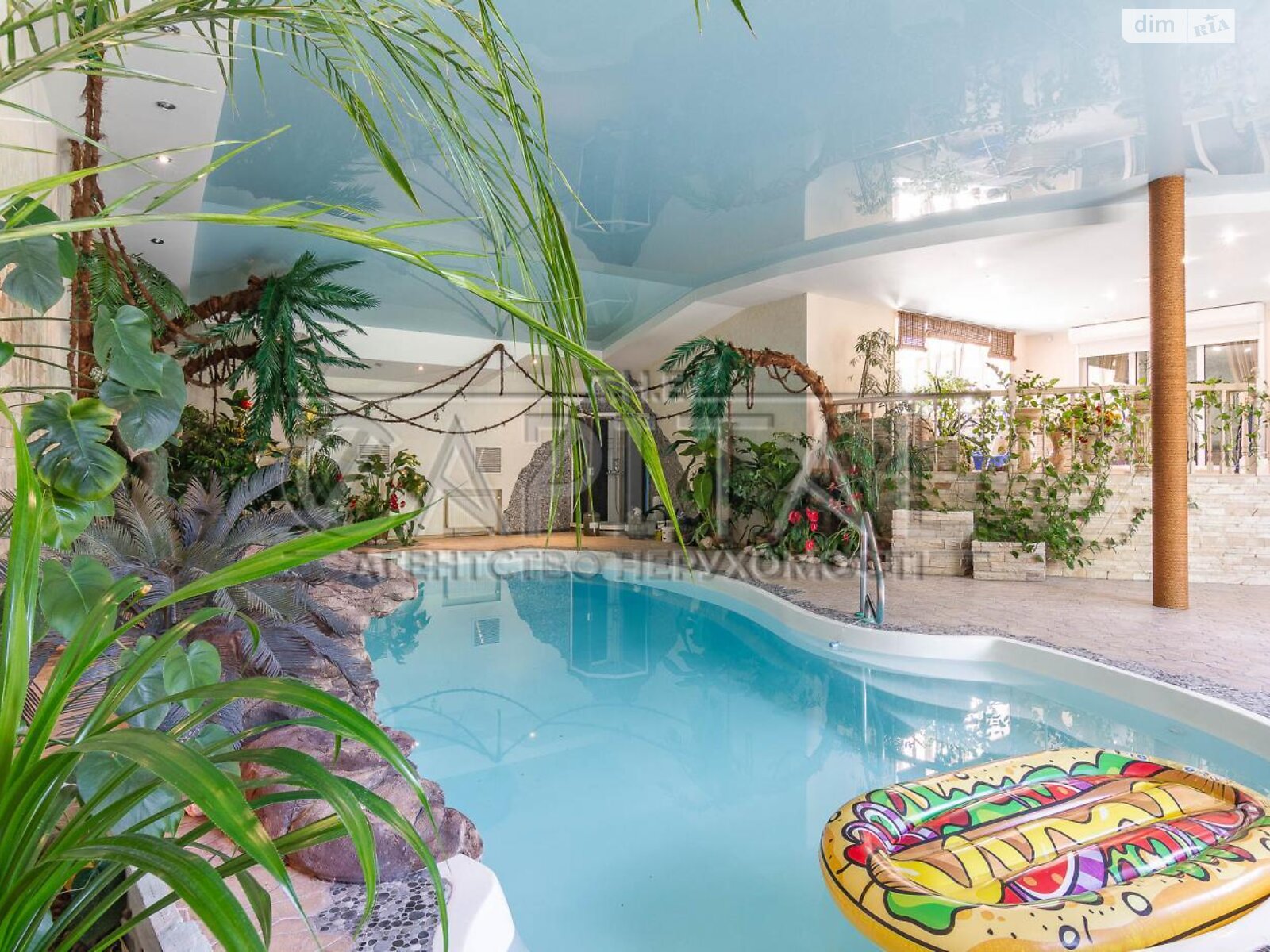 трехэтажный дом с верандой, 850.6 кв. м, кирпич. Продажа в Чабанах фото 1 трехэтажный дом с верандой, 850.6 кв. м, кирпич. Продажа в Чабанах фото 1