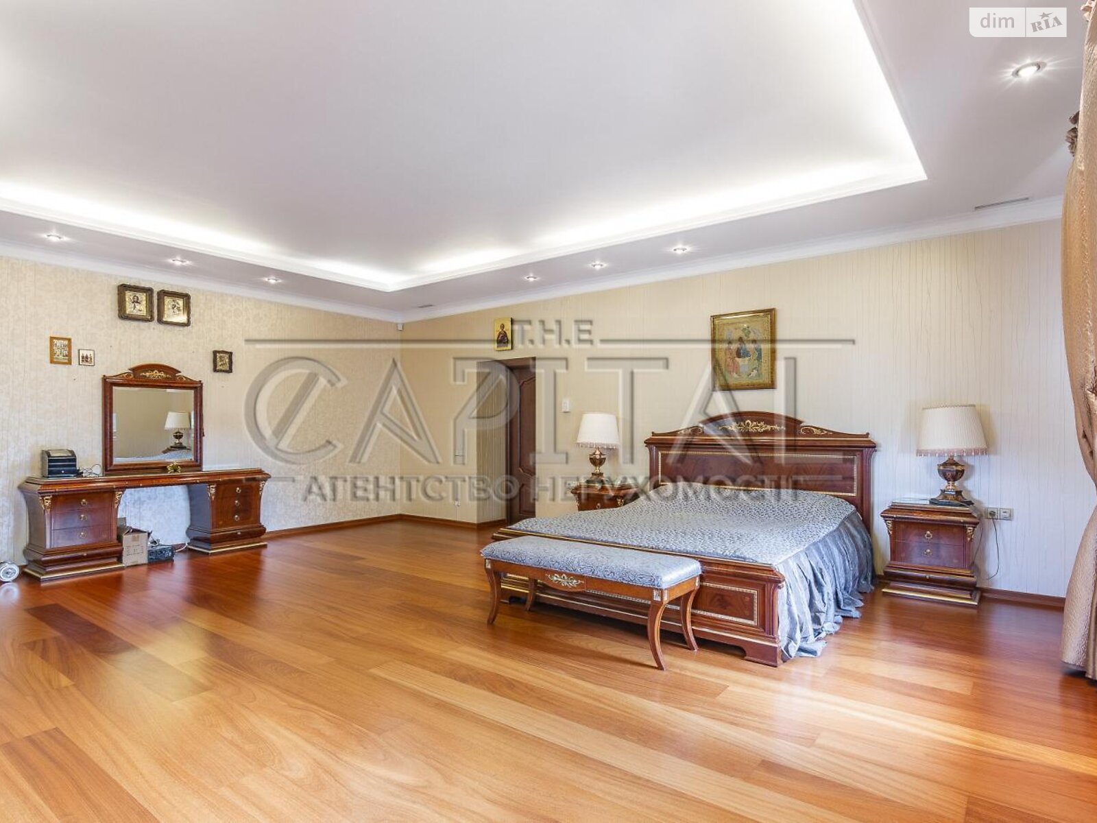 трехэтажный дом с верандой, 850.6 кв. м, кирпич. Продажа в Чабанах фото 1 трехэтажный дом с верандой, 850.6 кв. м, кирпич. Продажа в Чабанах фото 1