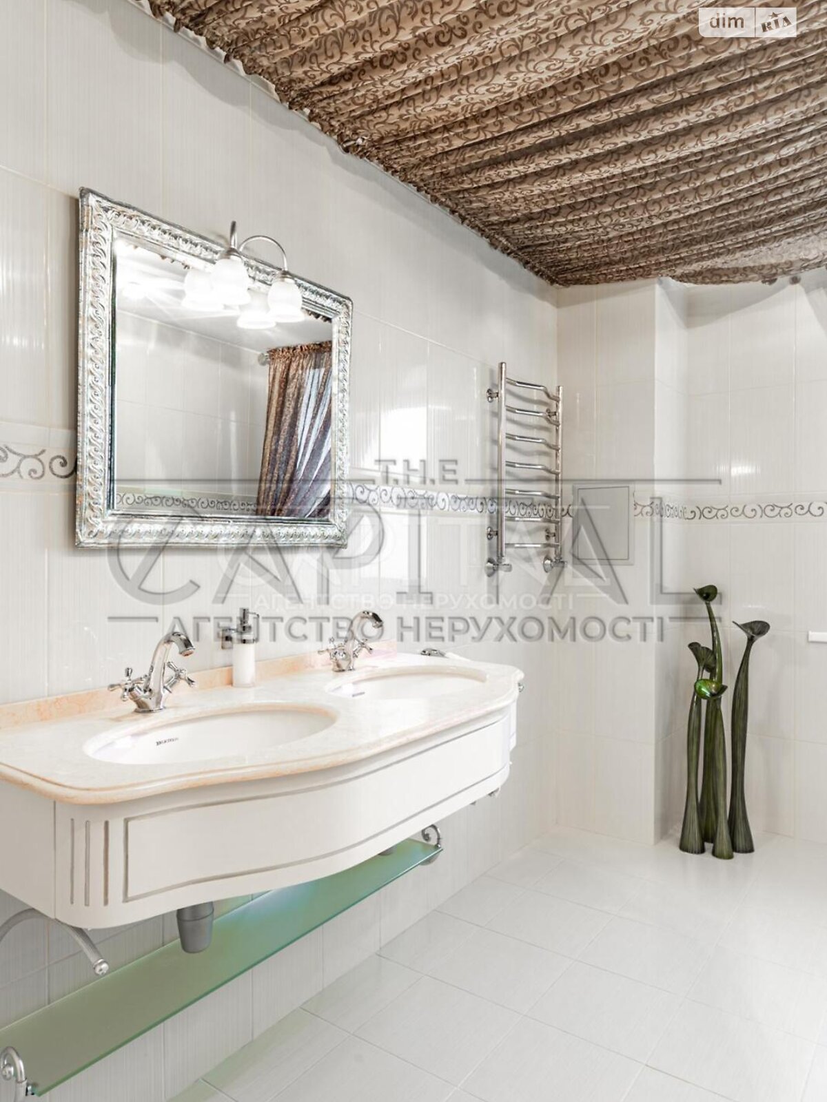 трехэтажный дом с верандой, 850.6 кв. м, кирпич. Продажа в Чабанах фото 1 трехэтажный дом с верандой, 850.6 кв. м, кирпич. Продажа в Чабанах фото 1