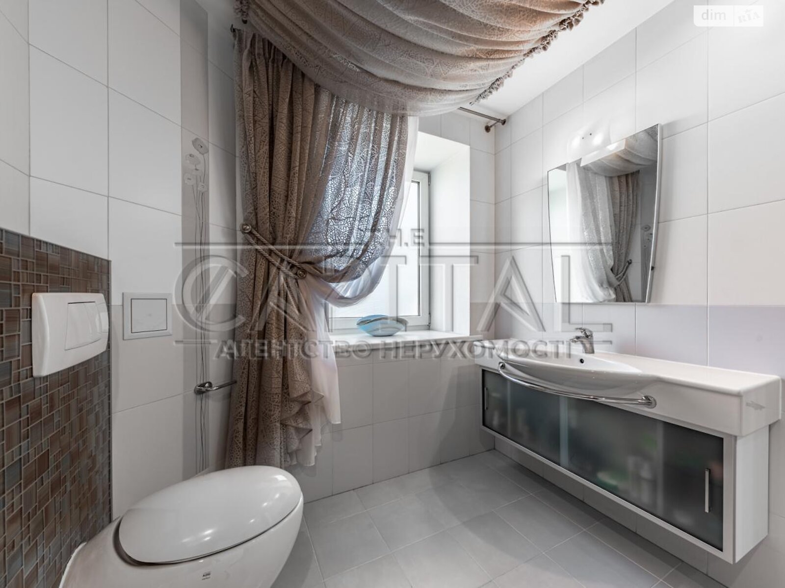 трехэтажный дом с верандой, 850.6 кв. м, кирпич. Продажа в Чабанах фото 1 трехэтажный дом с верандой, 850.6 кв. м, кирпич. Продажа в Чабанах фото 1