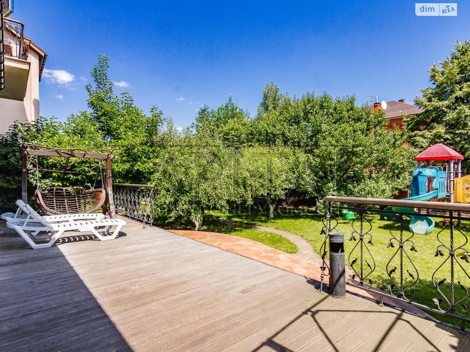 чотириповерховий будинок бесідка, 850.6 кв. м, цегла. Продаж у Чабанах фото 1 чотириповерховий будинок бесідка, 850.6 кв. м, цегла. Продаж у Чабанах фото 1