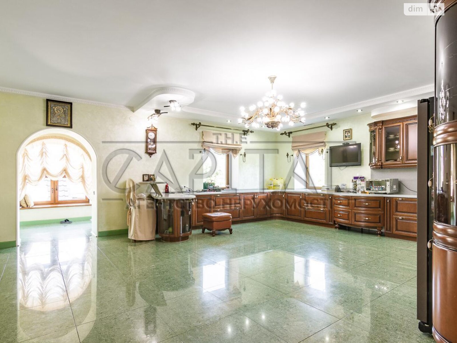 чотириповерховий будинок бесідка, 850.6 кв. м, цегла. Продаж у Чабанах фото 1 чотириповерховий будинок бесідка, 850.6 кв. м, цегла. Продаж у Чабанах фото 1