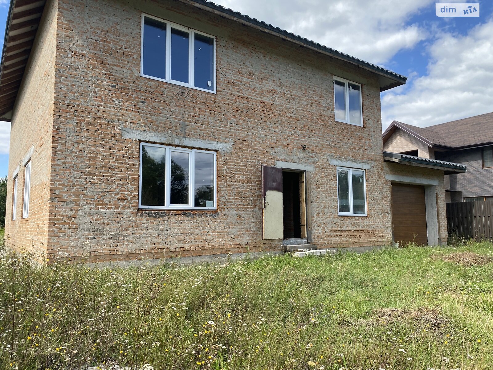 двухэтажный дом с гаражом, 270 кв. м, кирпич. Продажа в Чабанах фото 1 двухэтажный дом с гаражом, 270 кв. м, кирпич. Продажа в Чабанах фото 1