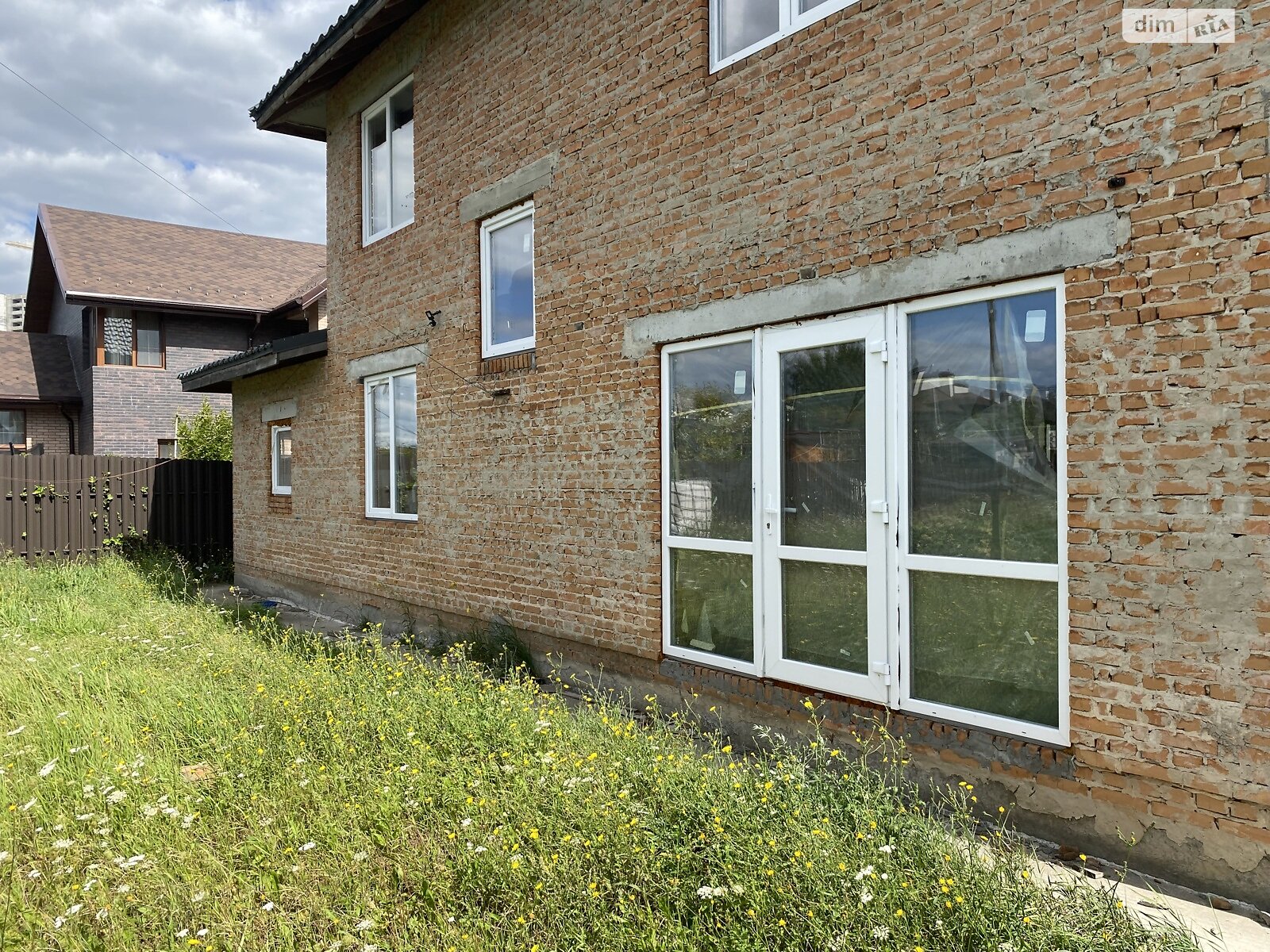 двухэтажный дом с гаражом, 270 кв. м, кирпич. Продажа в Чабанах фото 1 двухэтажный дом с гаражом, 270 кв. м, кирпич. Продажа в Чабанах фото 1