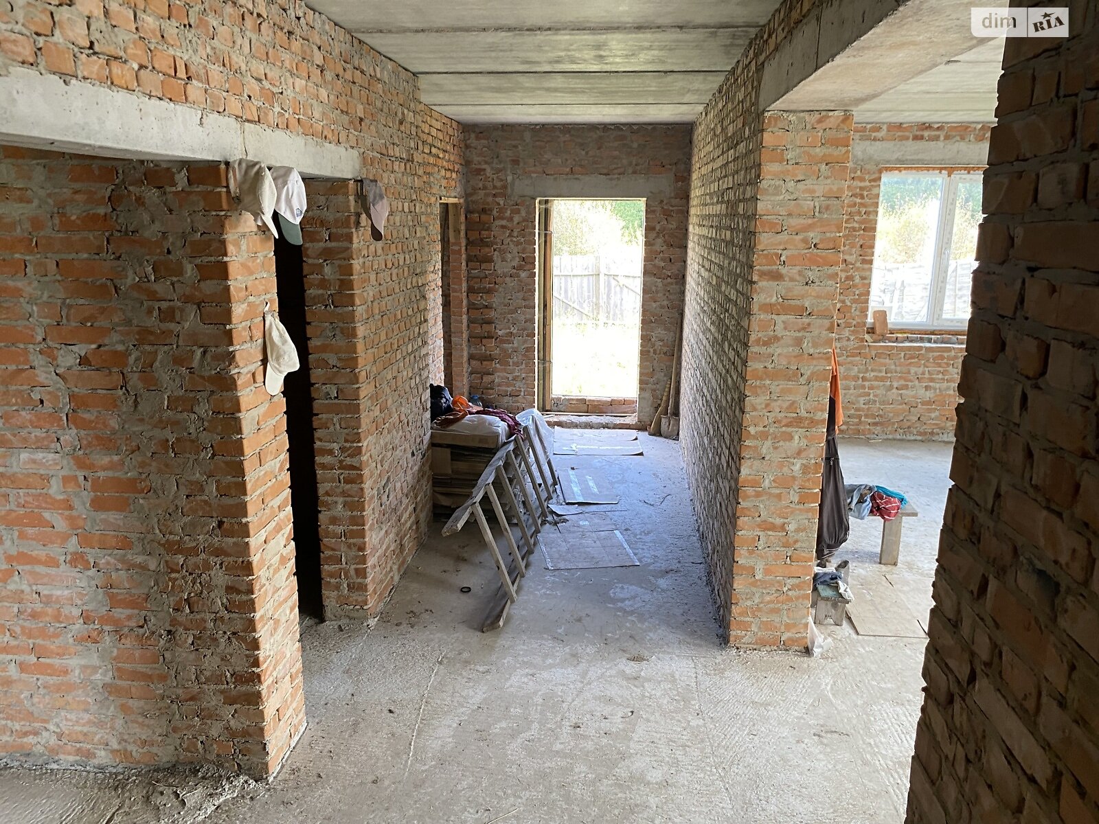 двухэтажный дом с гаражом, 270 кв. м, кирпич. Продажа в Чабанах фото 1 двухэтажный дом с гаражом, 270 кв. м, кирпич. Продажа в Чабанах фото 1
