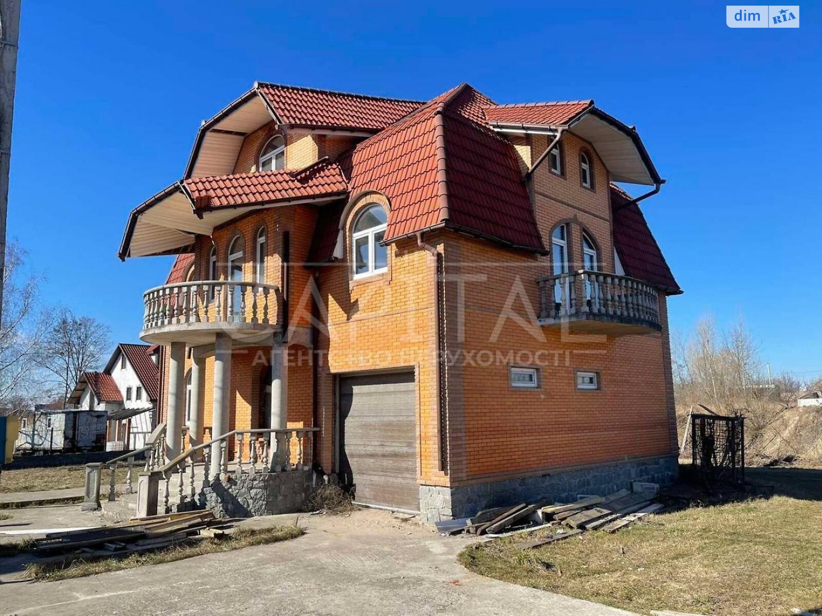 трехэтажный дом с мансардой, 286 кв. м, кирпич. Продажа в Чабанах фото 1