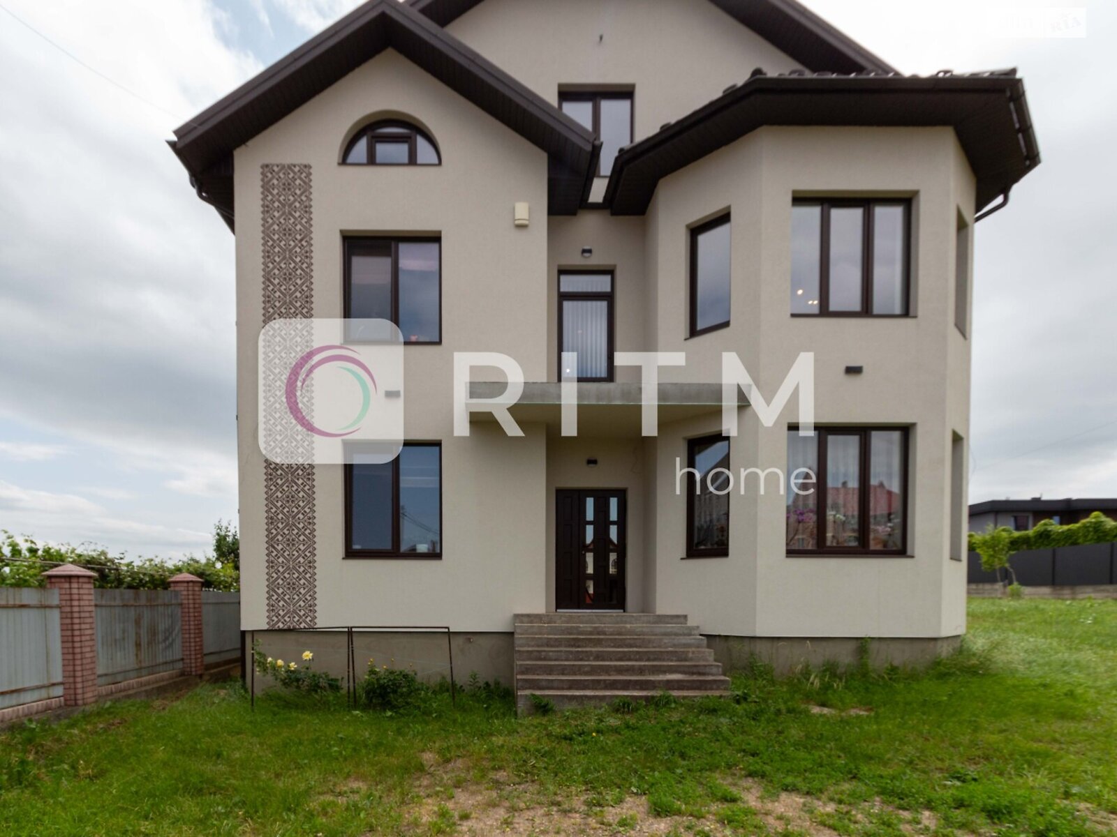 двухэтажный дом с отоплением, 251.3 кв. м, кирпич. Продажа в Чагоре фото 1 двухэтажный дом с отоплением, 251.3 кв. м, кирпич. Продажа в Чагоре фото 1