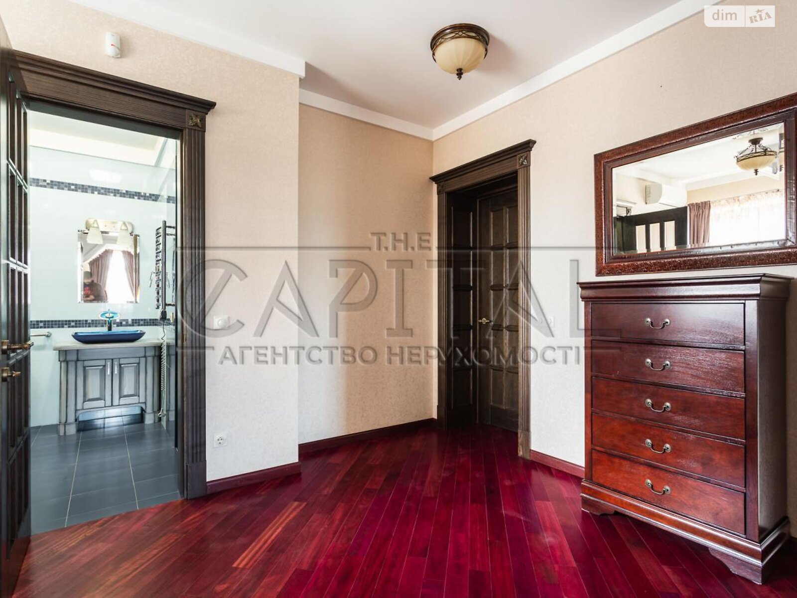 двухэтажный дом с гаражом, 413 кв. м, кирпич. Продажа в Чайках фото 1 двухэтажный дом с гаражом, 413 кв. м, кирпич. Продажа в Чайках фото 1