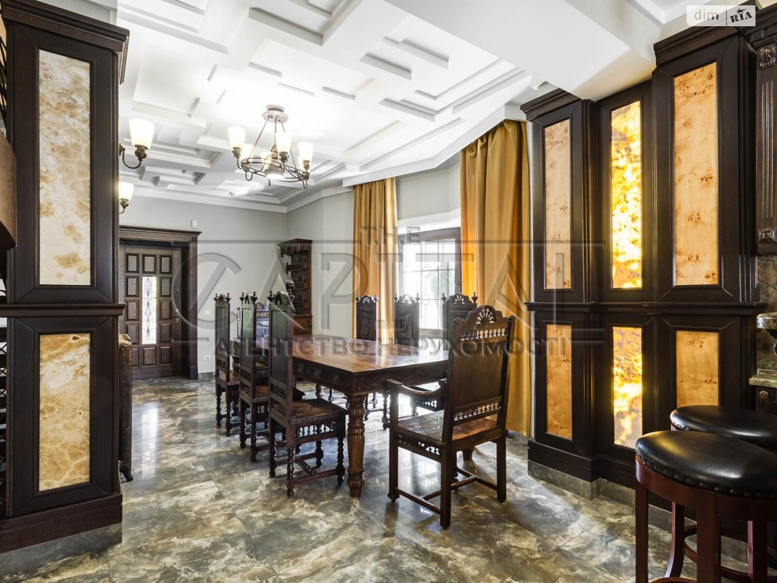 двухэтажный дом с гаражом, 413 кв. м, кирпич. Продажа в Чайках фото 1 двухэтажный дом с гаражом, 413 кв. м, кирпич. Продажа в Чайках фото 1