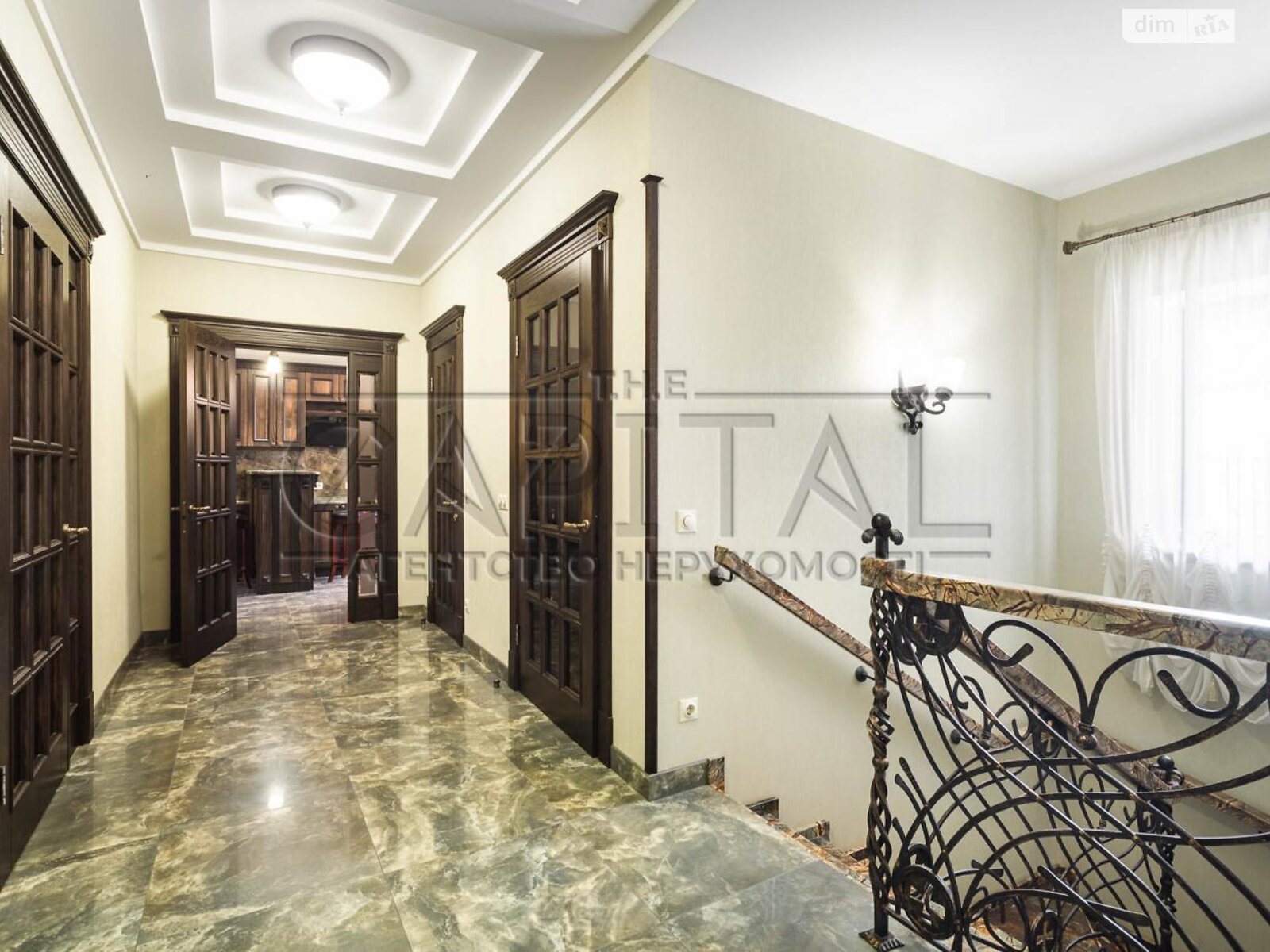 двухэтажный дом с гаражом, 413 кв. м, кирпич. Продажа в Чайках фото 1 двухэтажный дом с гаражом, 413 кв. м, кирпич. Продажа в Чайках фото 1