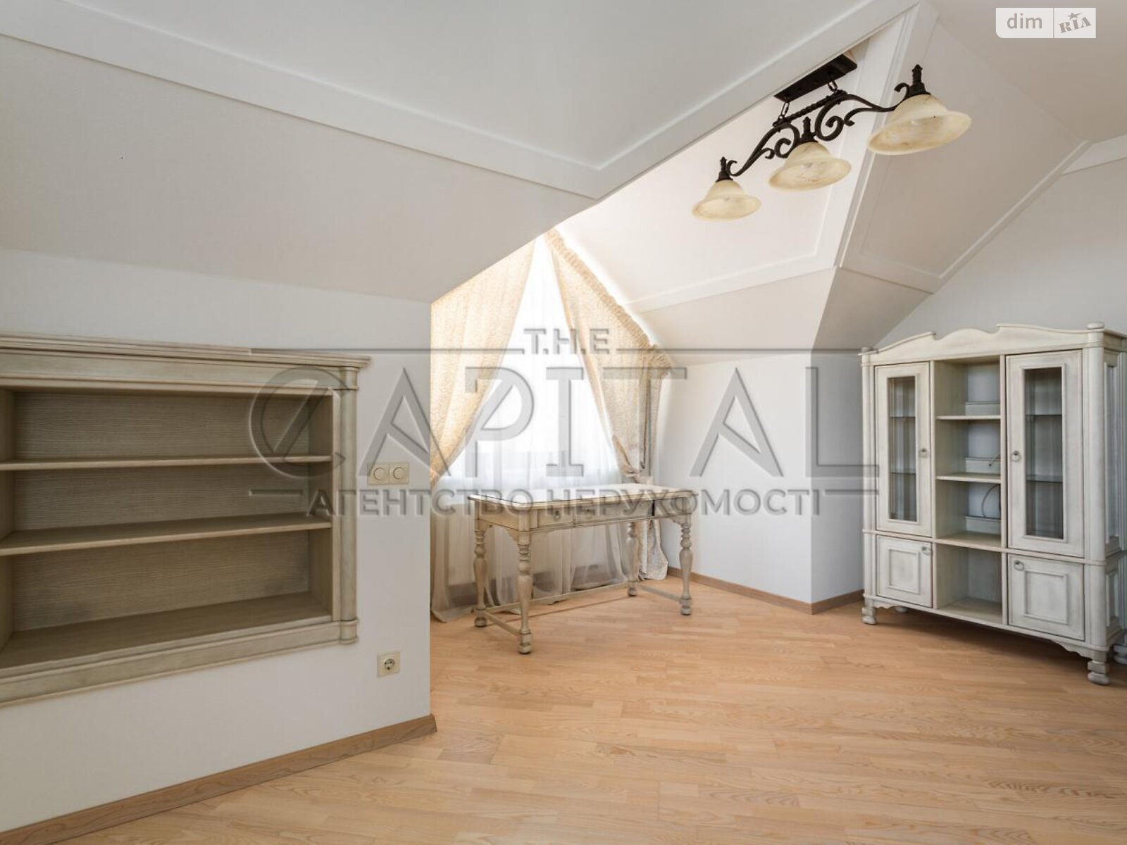 двухэтажный дом с гаражом, 413 кв. м, кирпич. Продажа в Чайках фото 1 двухэтажный дом с гаражом, 413 кв. м, кирпич. Продажа в Чайках фото 1