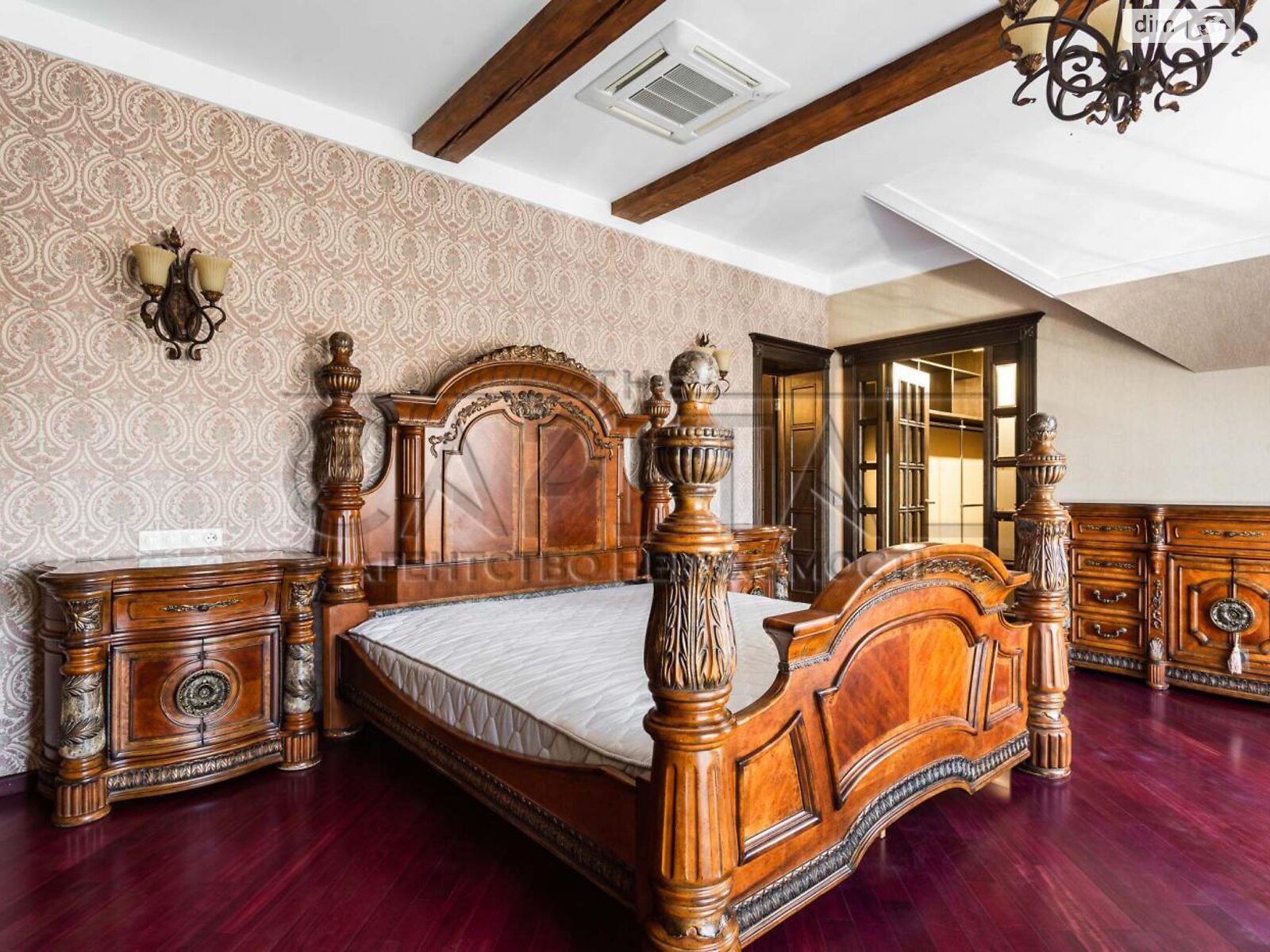 двухэтажный дом с гаражом, 413 кв. м, кирпич. Продажа в Чайках фото 1 двухэтажный дом с гаражом, 413 кв. м, кирпич. Продажа в Чайках фото 1