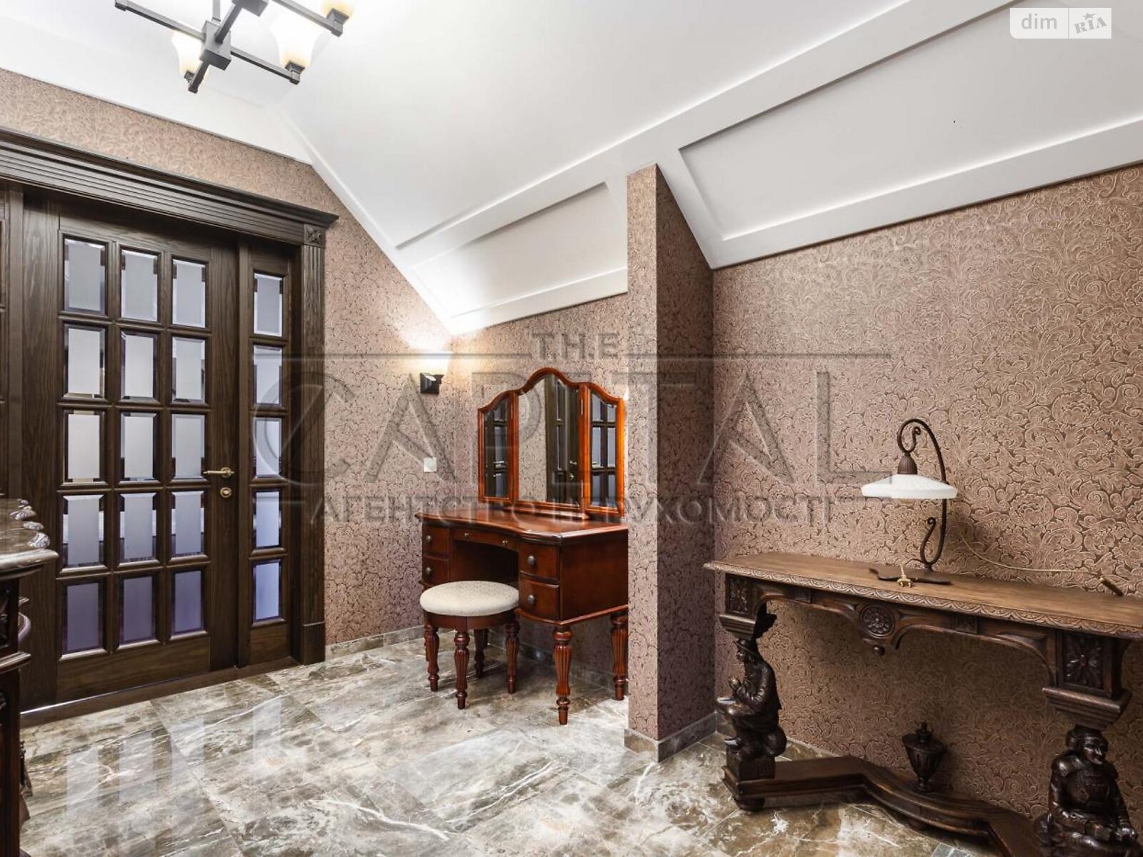 двухэтажный дом с гаражом, 413 кв. м, кирпич. Продажа в Чайках фото 1 двухэтажный дом с гаражом, 413 кв. м, кирпич. Продажа в Чайках фото 1