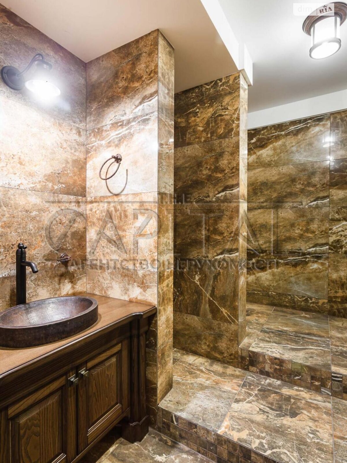 двухэтажный дом с гаражом, 413 кв. м, кирпич. Продажа в Чайках фото 1 двухэтажный дом с гаражом, 413 кв. м, кирпич. Продажа в Чайках фото 1