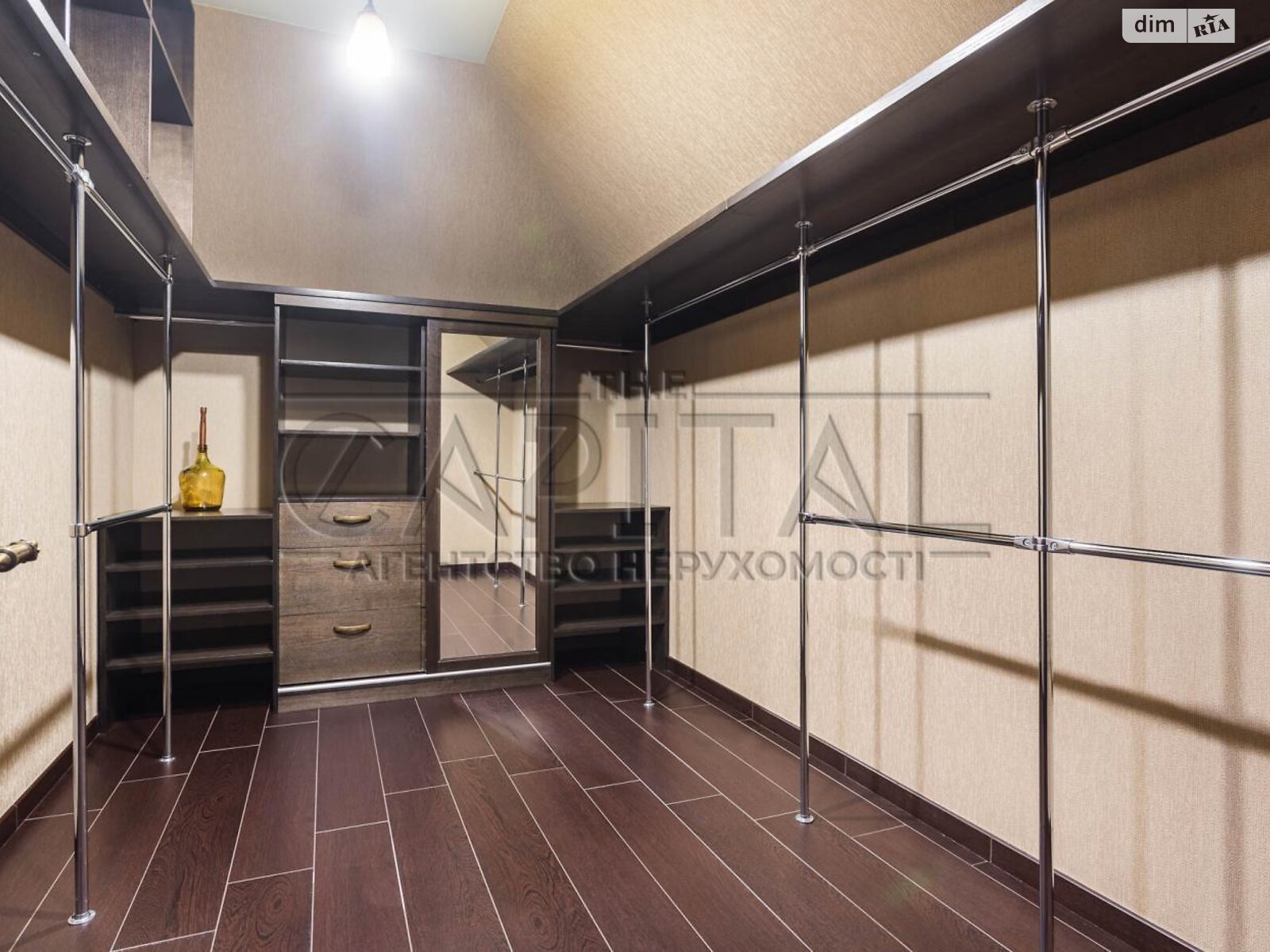 двухэтажный дом с гаражом, 413 кв. м, кирпич. Продажа в Чайках фото 1 двухэтажный дом с гаражом, 413 кв. м, кирпич. Продажа в Чайках фото 1