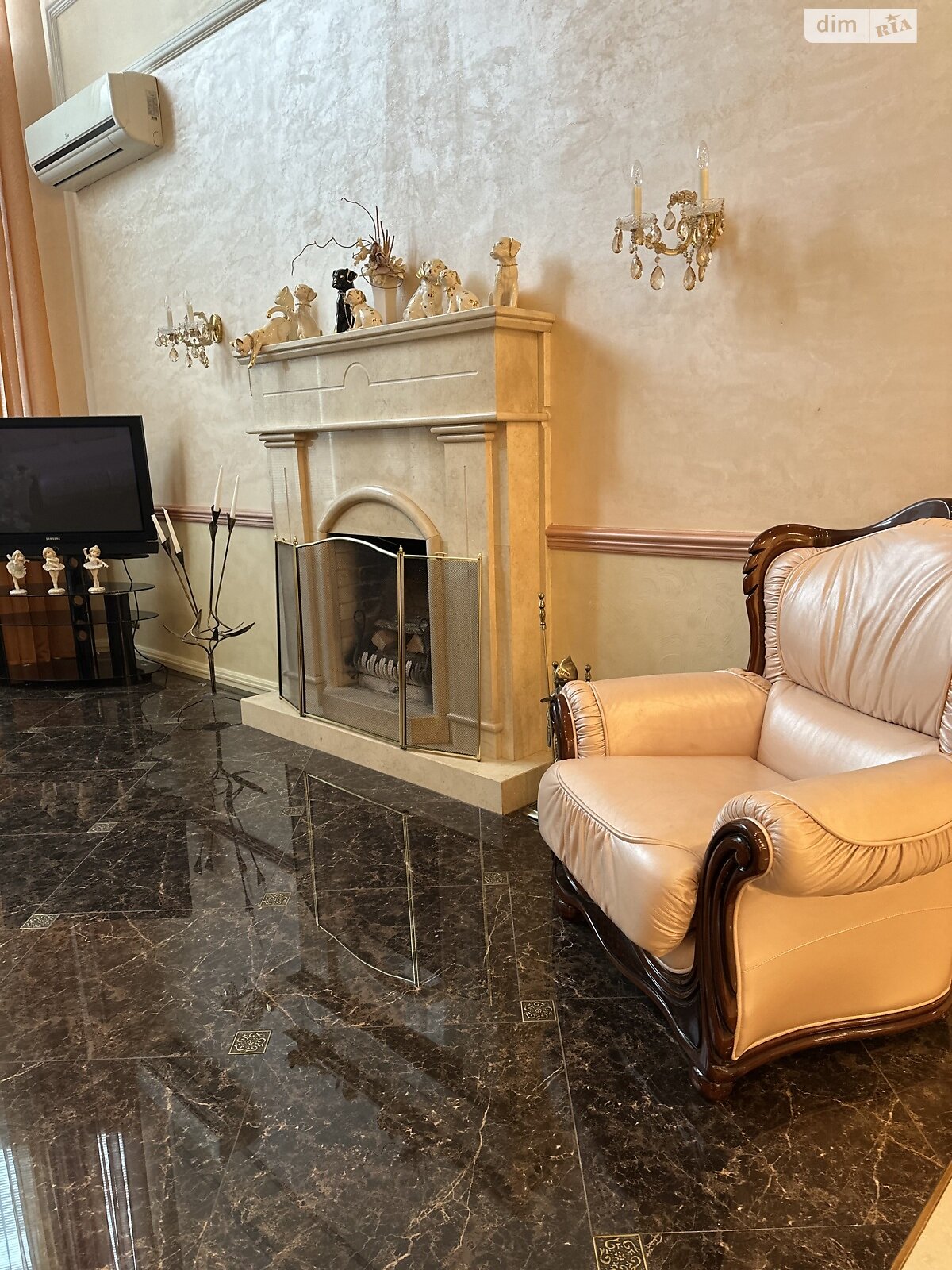 триповерховий будинок, 380 кв. м, цегла. Продаж у Чайках фото 1 триповерховий будинок, 380 кв. м, цегла. Продаж у Чайках фото 1
