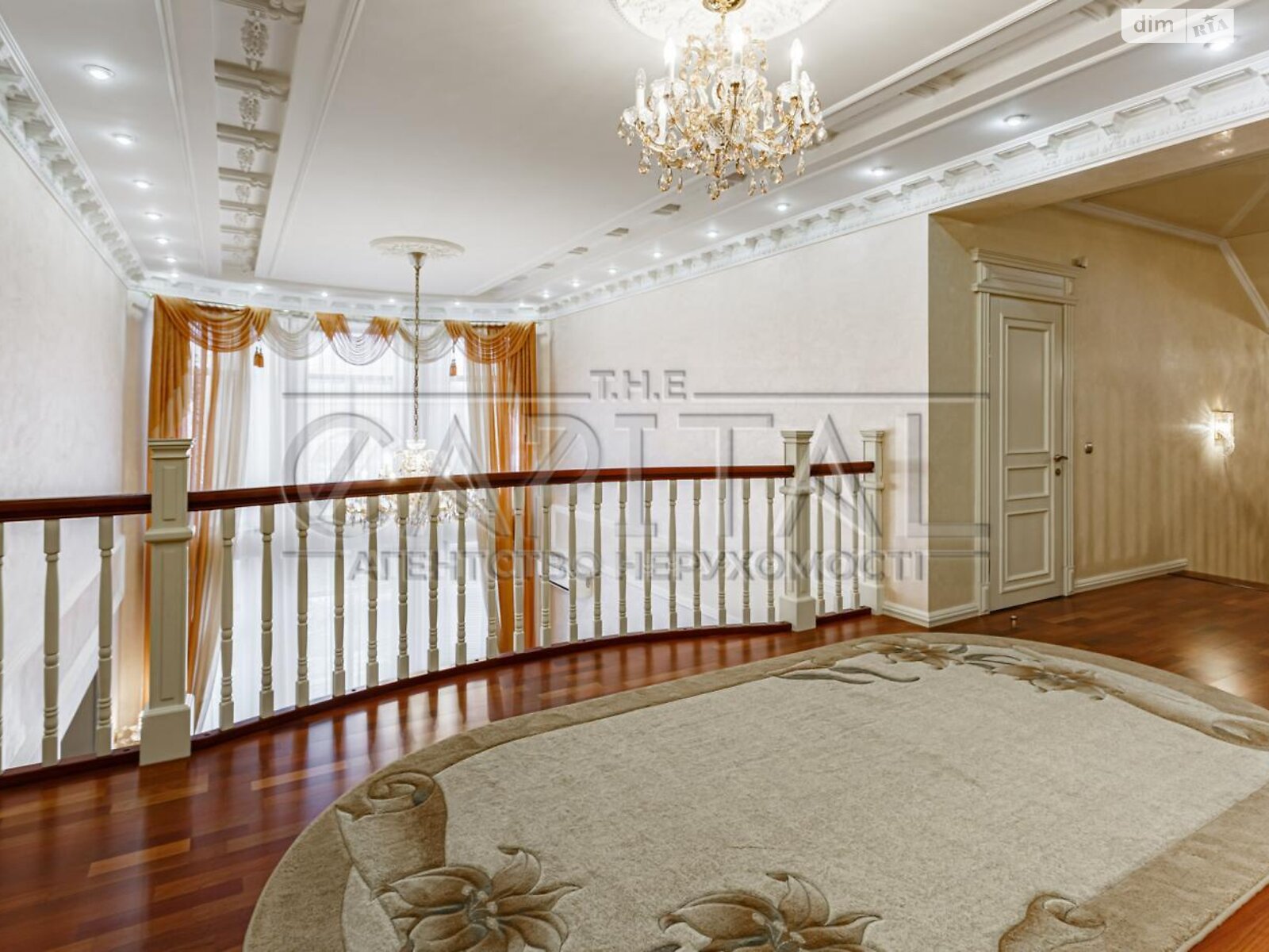 трехэтажный дом с гаражом, 600 кв. м, кирпич. Продажа в Чайках фото 1 трехэтажный дом с гаражом, 600 кв. м, кирпич. Продажа в Чайках фото 1