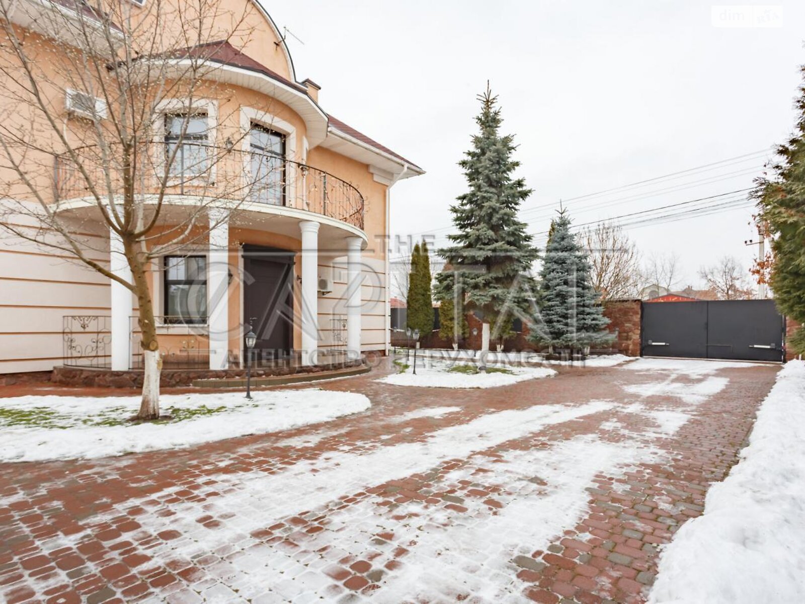 трехэтажный дом с гаражом, 600 кв. м, кирпич. Продажа в Чайках фото 1 трехэтажный дом с гаражом, 600 кв. м, кирпич. Продажа в Чайках фото 1