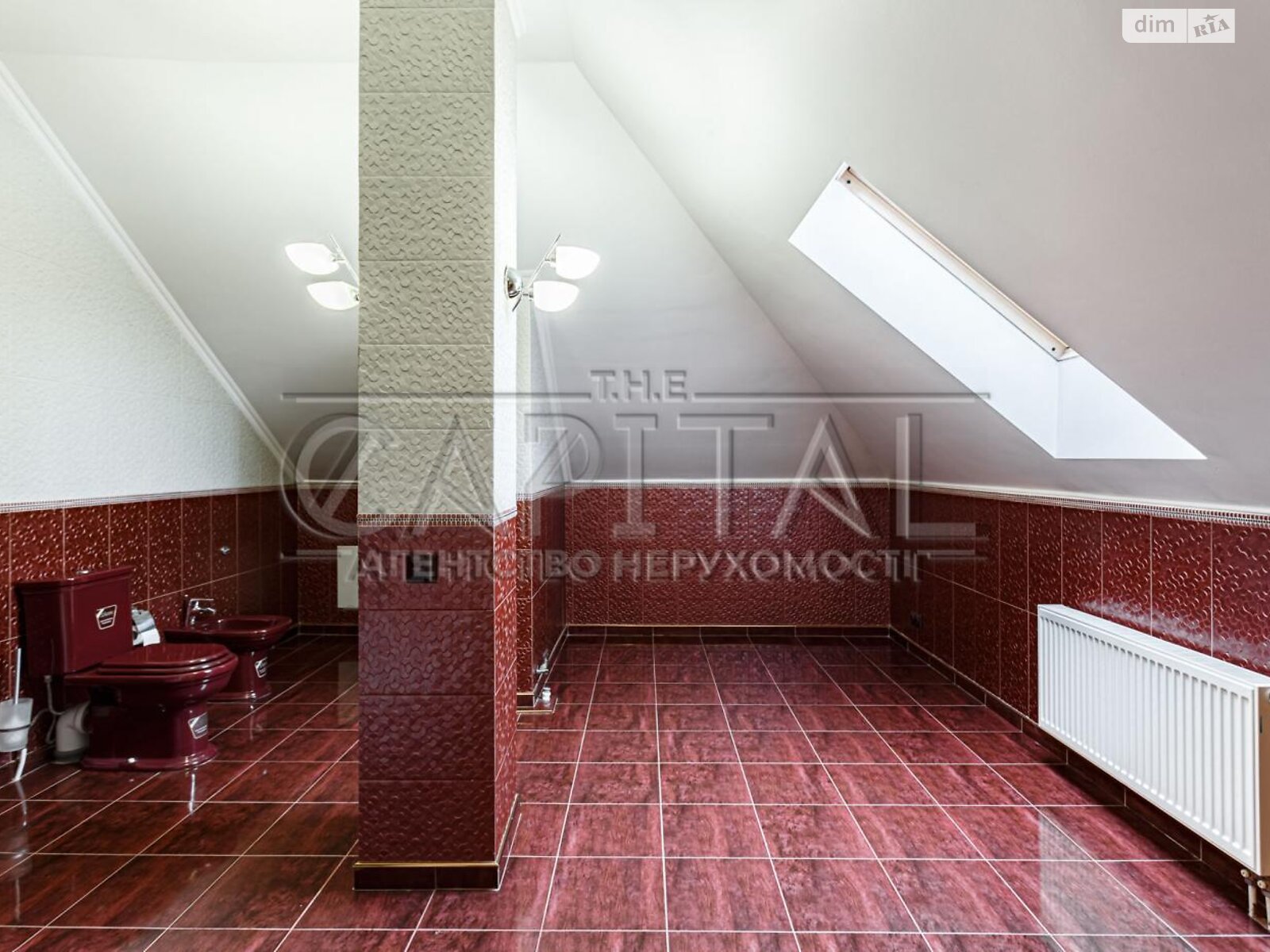 трехэтажный дом с гаражом, 600 кв. м, кирпич. Продажа в Чайках фото 1 трехэтажный дом с гаражом, 600 кв. м, кирпич. Продажа в Чайках фото 1