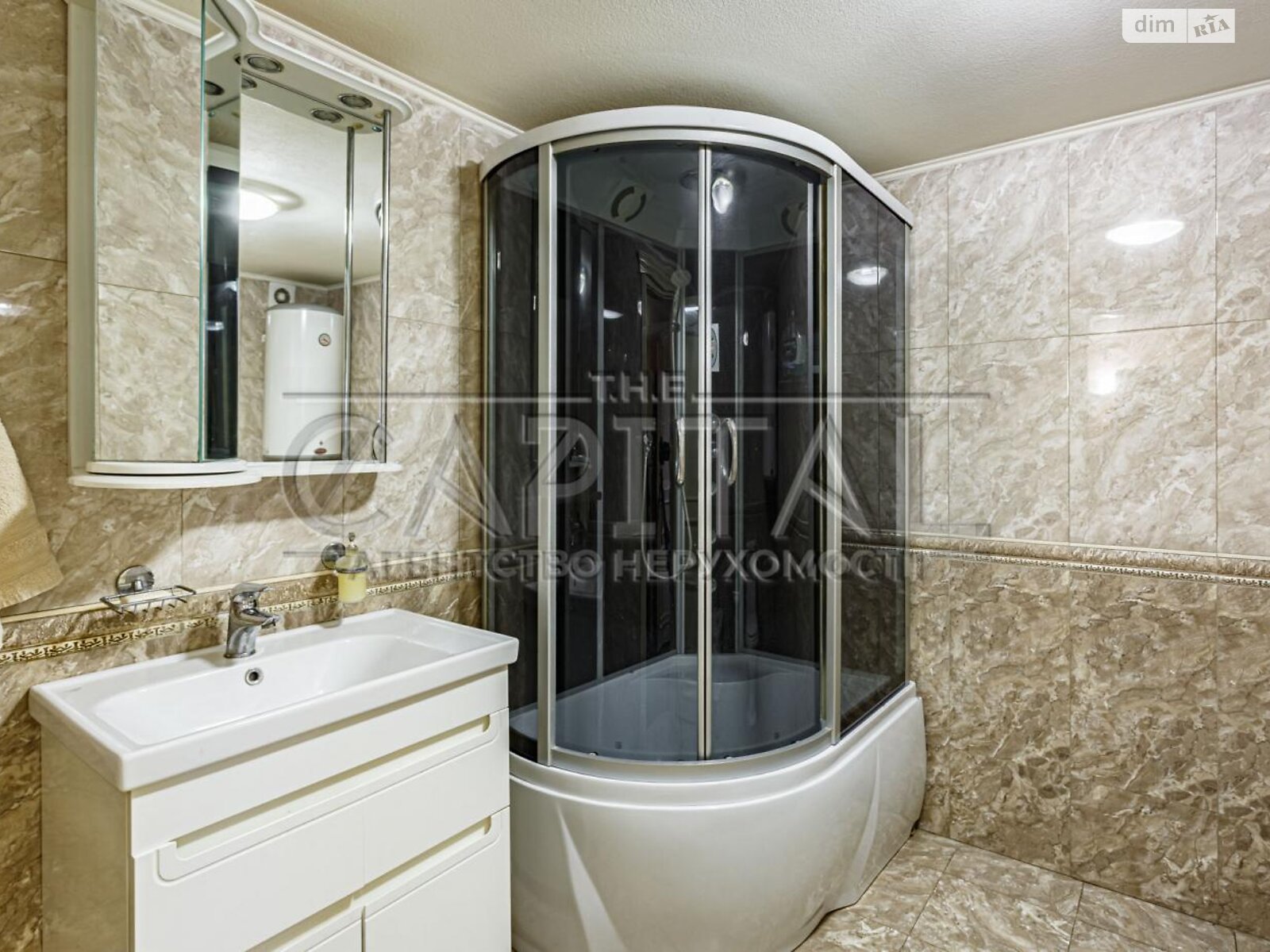 трехэтажный дом с гаражом, 600 кв. м, кирпич. Продажа в Чайках фото 1 трехэтажный дом с гаражом, 600 кв. м, кирпич. Продажа в Чайках фото 1