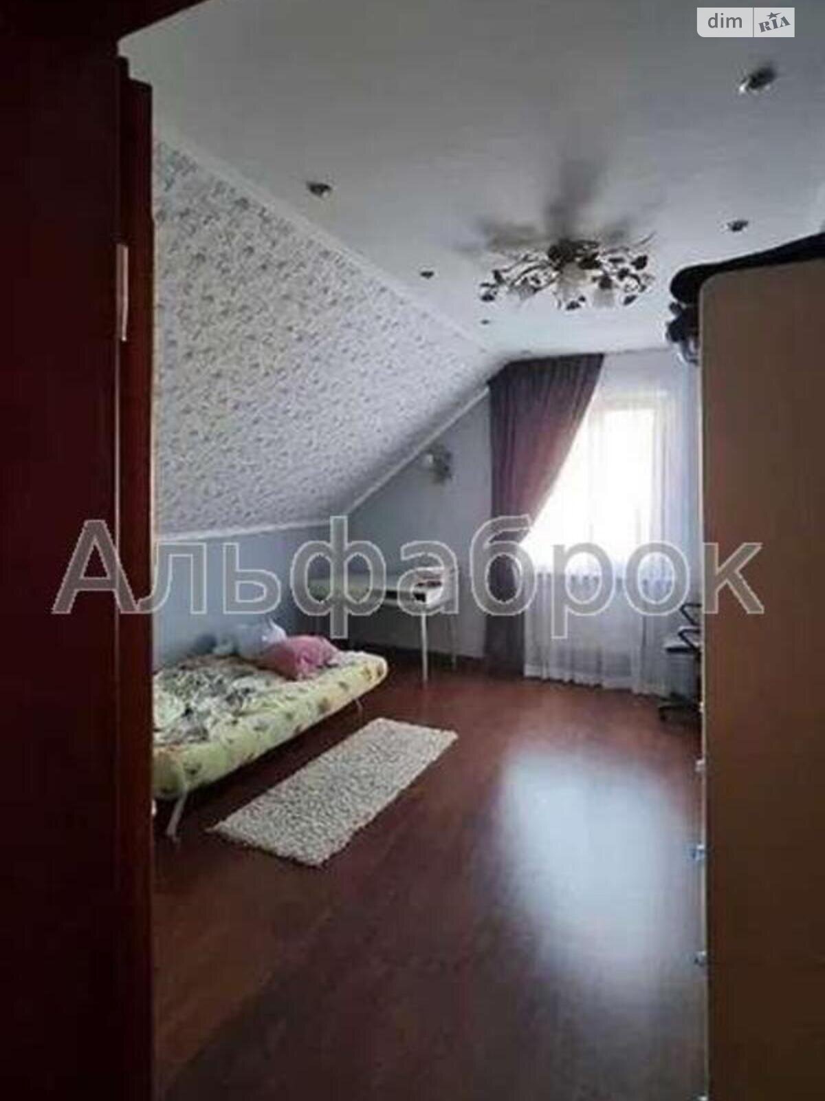 двухэтажный дом, 302 кв. м, кирпич. Продажа в Чайках фото 1