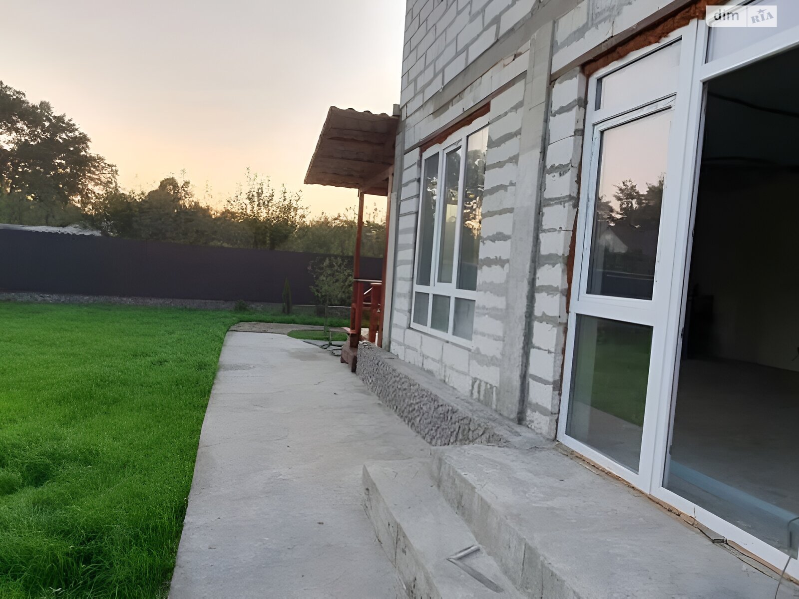 двухэтажный дом с гаражом, 297 кв. м, пеноблок. Продажа в Чайках фото 1 двухэтажный дом с гаражом, 297 кв. м, пеноблок. Продажа в Чайках фото 1