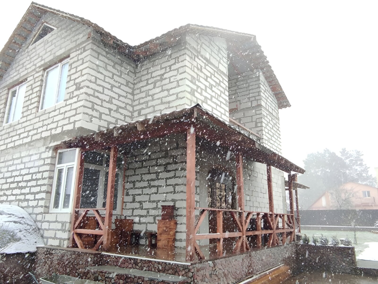 двухэтажный дом с гаражом, 297 кв. м, пеноблок. Продажа в Чайках фото 1 двухэтажный дом с гаражом, 297 кв. м, пеноблок. Продажа в Чайках фото 1