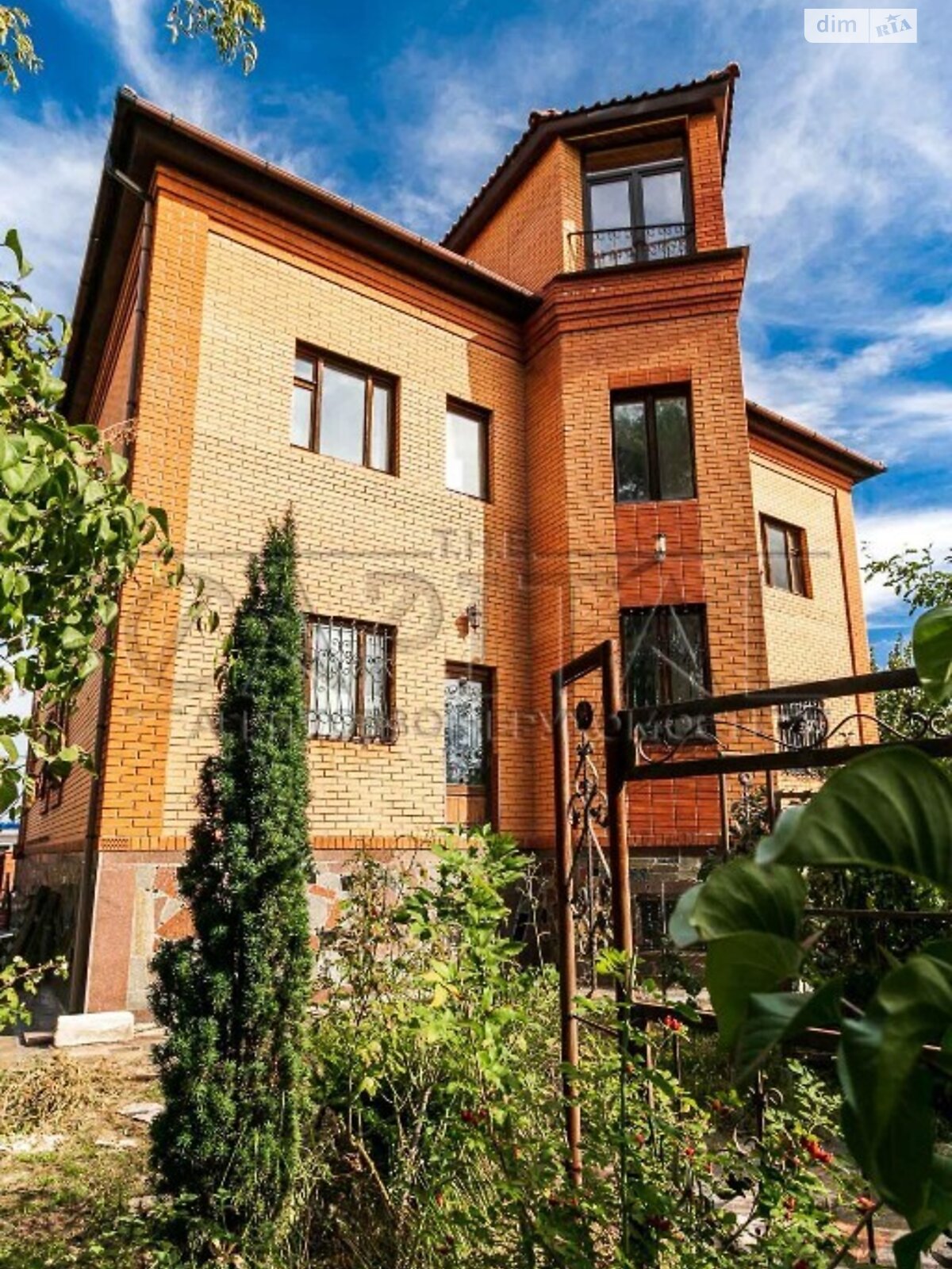 двухэтажный дом, 441 кв. м, кирпич. Продажа в Чайках фото 1