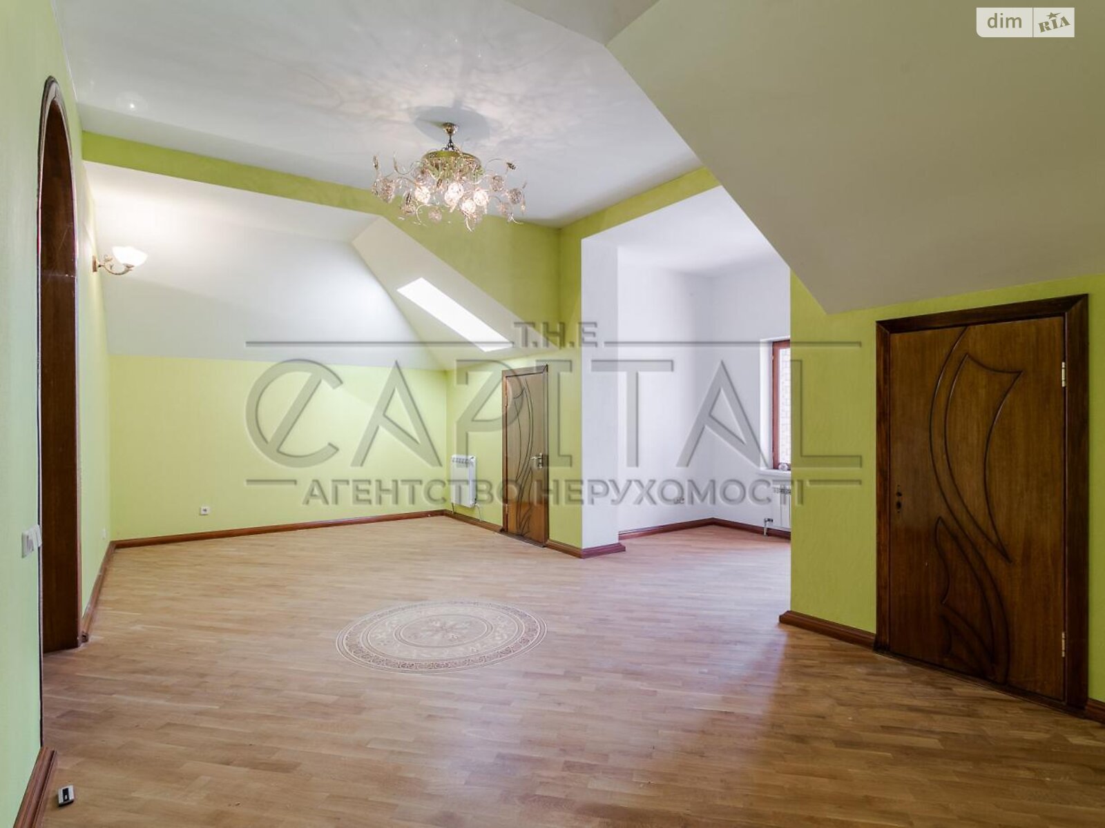 двухэтажный дом, 441 кв. м, кирпич. Продажа в Чайках фото 1