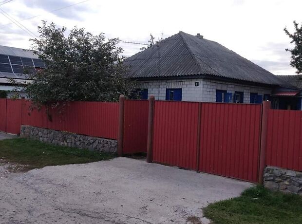 одноэтажный дом с отоплением, 61 кв. м, кирпич. Продажа в Червоной Слободе (Черкасская обл.) фото 1 одноэтажный дом с отоплением, 61 кв. м, кирпич. Продажа в Червоной Слободе (Черкасская обл.) фото 1