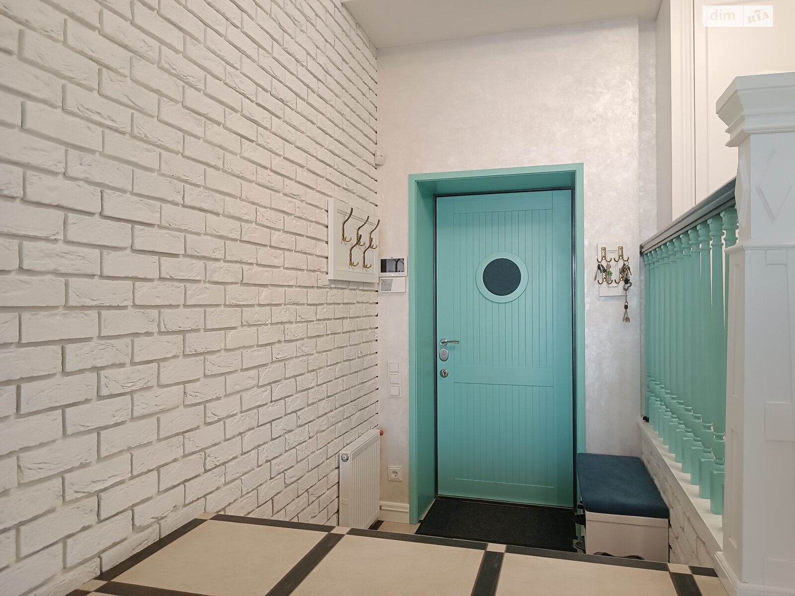 триповерховий будинок, 300 кв. м, газобетон. Продаж в Черкасах, район Дахнівка фото 1 триповерховий будинок, 300 кв. м, газобетон. Продаж в Черкасах, район Дахнівка фото 1