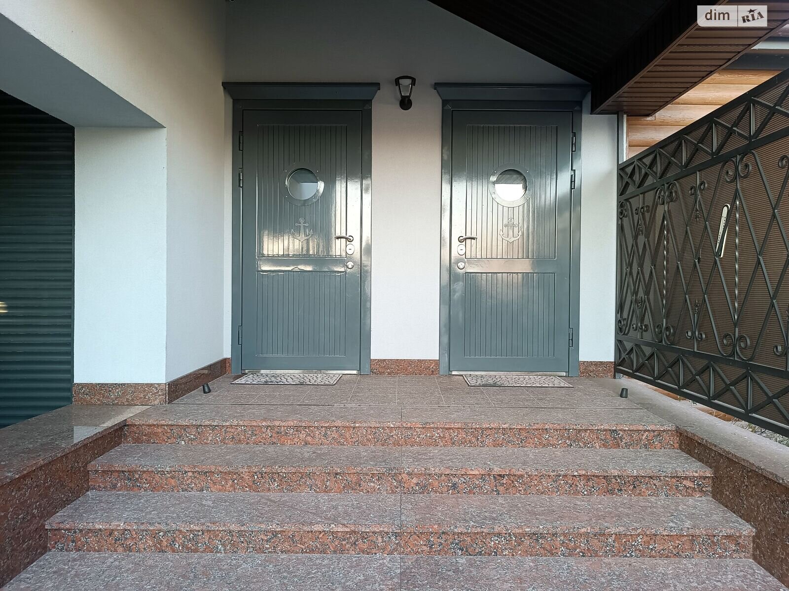 триповерховий будинок, 300 кв. м, газобетон. Продаж в Черкасах, район Дахнівка фото 1 триповерховий будинок, 300 кв. м, газобетон. Продаж в Черкасах, район Дахнівка фото 1