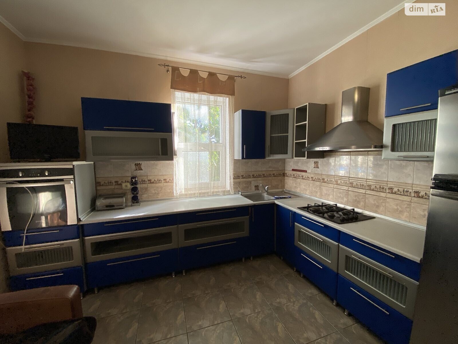 двухэтажный дом с гаражом, 220 кв. м, кирпич. Продажа в Черкассах фото 1