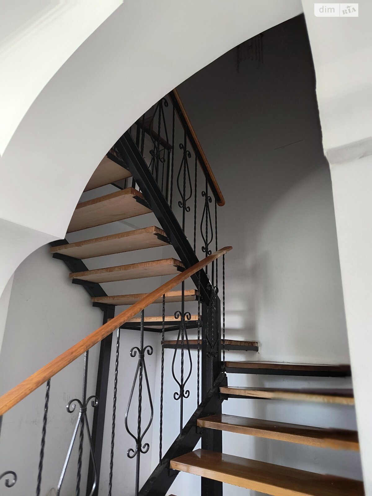 двухэтажный дом с балконом, 213 кв. м, кирпич. Продажа в Черкассах район Луначарский фото 1 двухэтажный дом с балконом, 213 кв. м, кирпич. Продажа в Черкассах район Луначарский фото 1