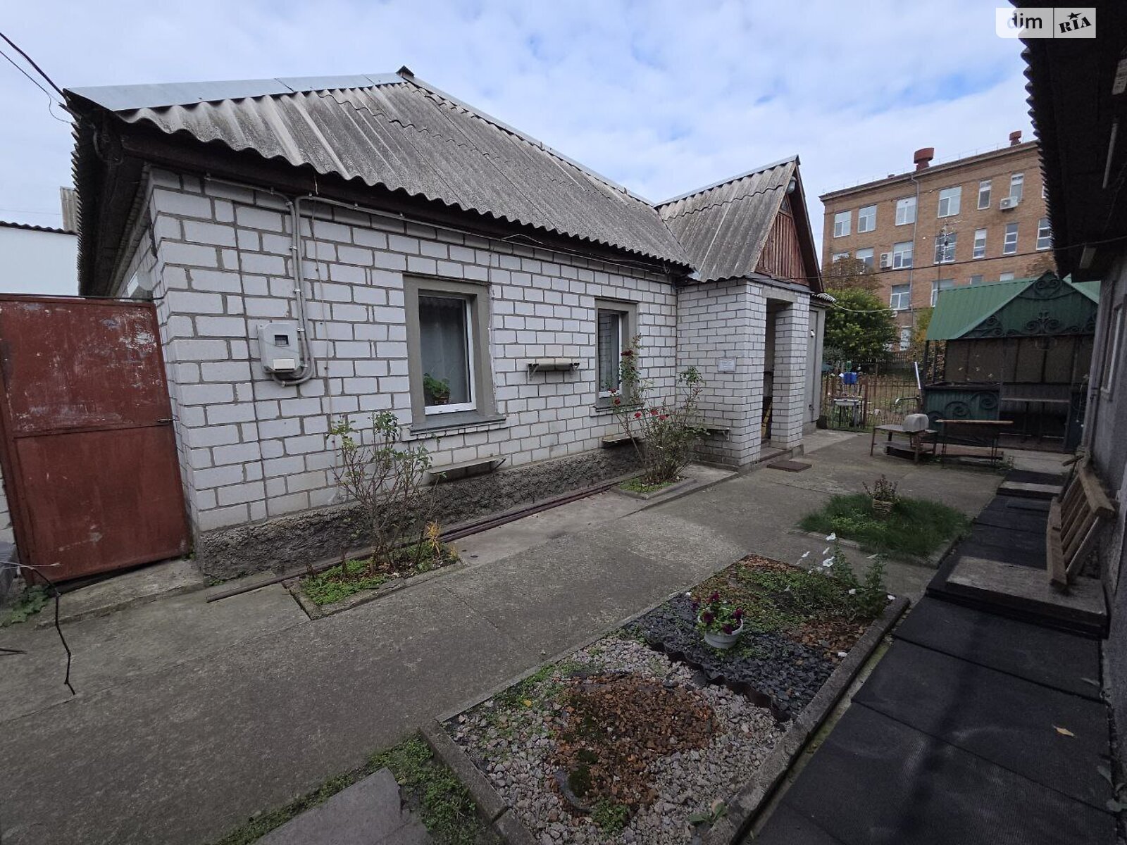 одноэтажный дом с ремонтом, 63.9 кв. м, дерево и кирпич. Продажа в Черкассах район Приднепровский фото 1 одноэтажный дом с ремонтом, 63.9 кв. м, дерево и кирпич. Продажа в Черкассах район Приднепровский фото 1