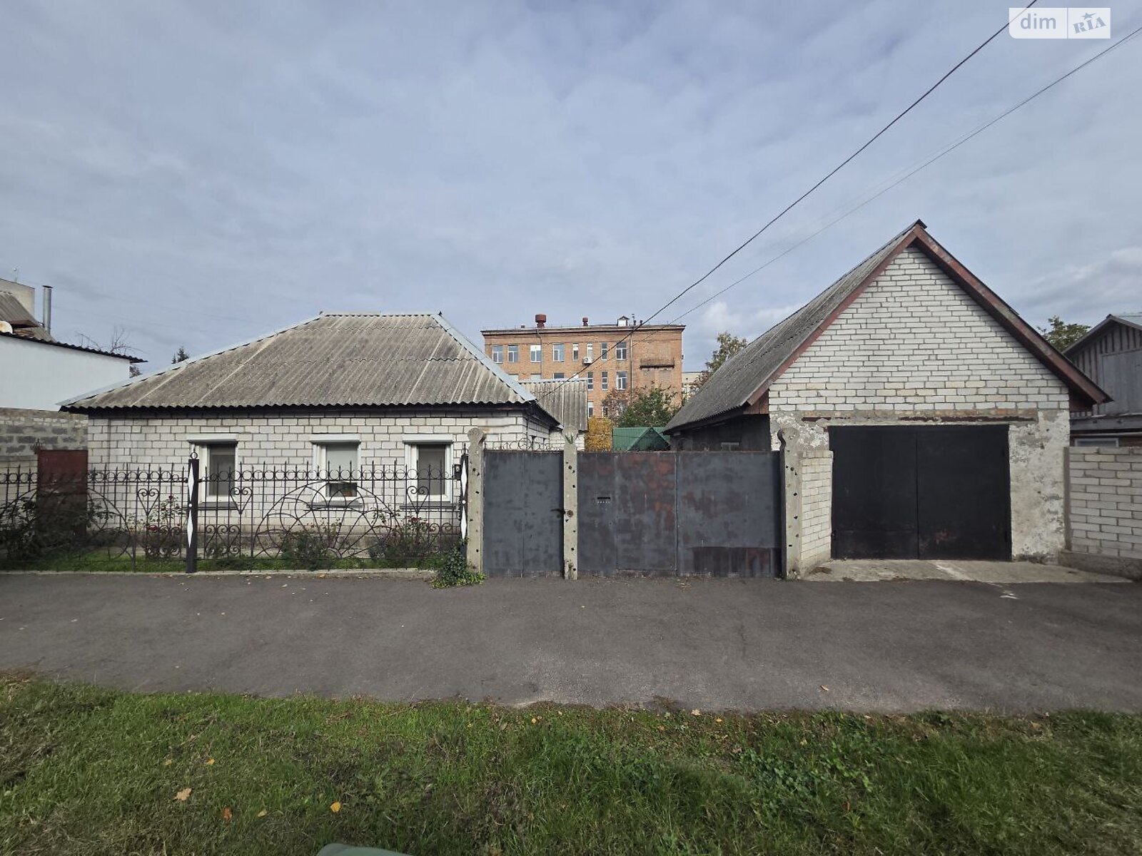 одноэтажный дом с ремонтом, 63.9 кв. м, дерево и кирпич. Продажа в Черкассах район Приднепровский фото 1 одноэтажный дом с ремонтом, 63.9 кв. м, дерево и кирпич. Продажа в Черкассах район Приднепровский фото 1