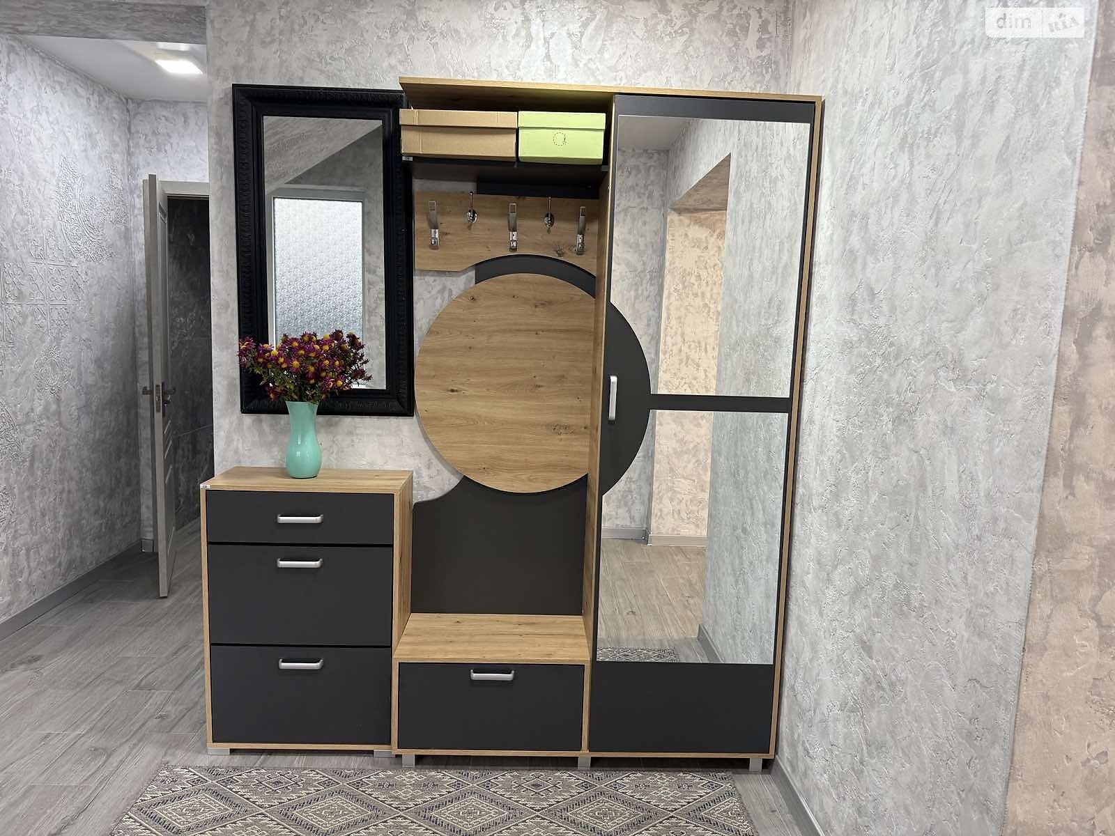 двухэтажный дом с балконом, 207.1 кв. м, шлакоблок. Продажа в Черкассах район Приднепровский фото 1