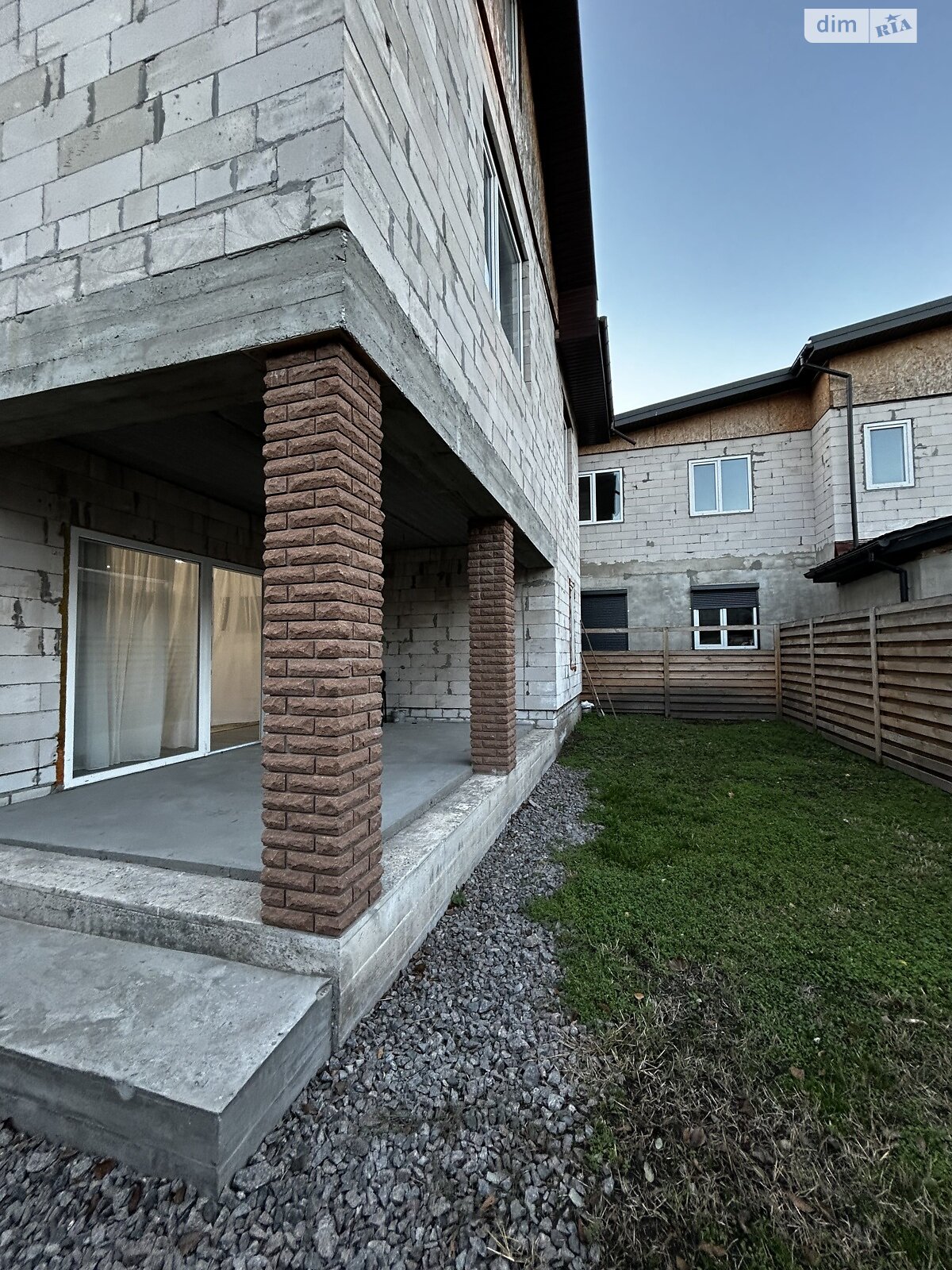 двухэтажный дом с балконом, 207.1 кв. м, шлакоблок. Продажа в Черкассах район Приднепровский фото 1