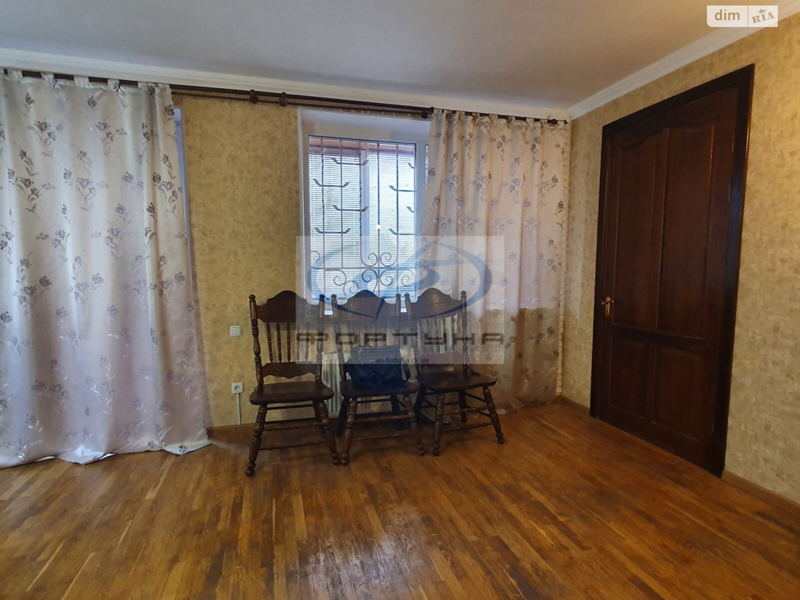 двоповерховий будинок з верандою, 250 кв. м, цегла. Продаж в Черкасах, район Соснівський фото 1 двоповерховий будинок з верандою, 250 кв. м, цегла. Продаж в Черкасах, район Соснівський фото 1