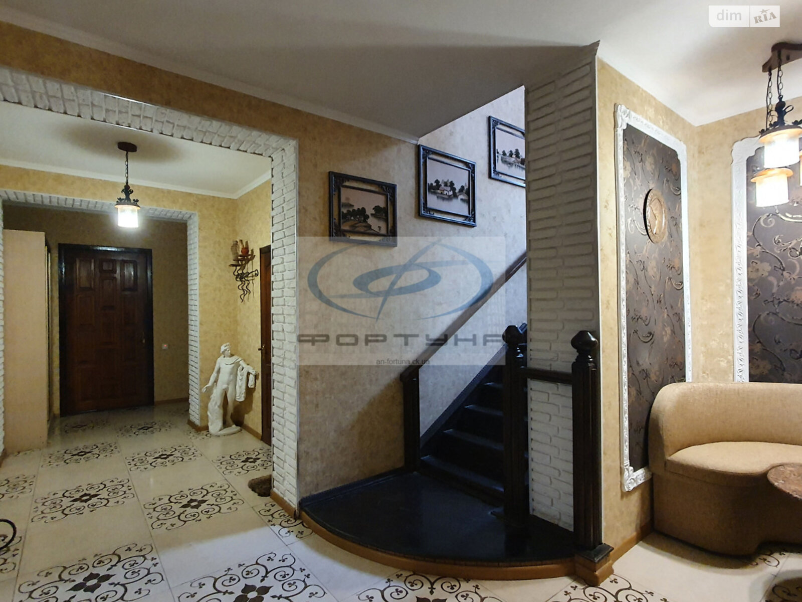 двоповерховий будинок з верандою, 250 кв. м, цегла. Продаж в Черкасах, район Соснівський фото 1 двоповерховий будинок з верандою, 250 кв. м, цегла. Продаж в Черкасах, район Соснівський фото 1