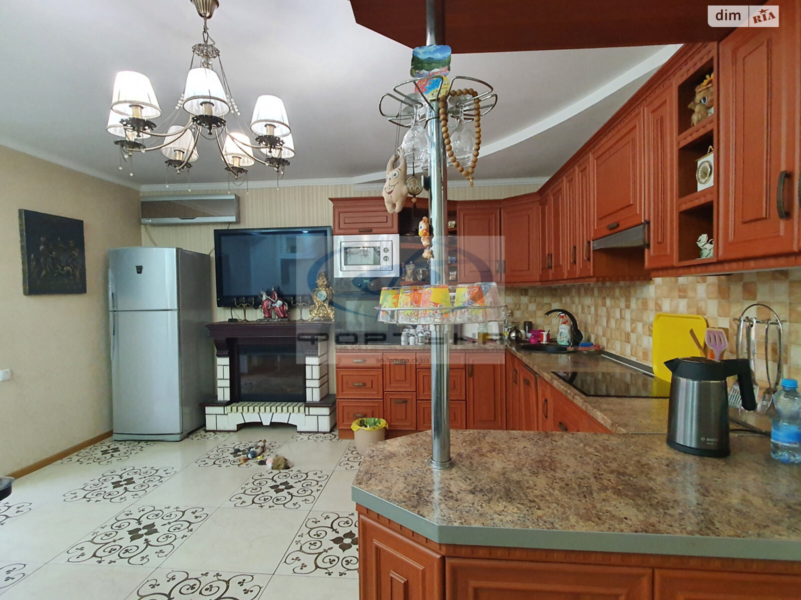 двоповерховий будинок з верандою, 250 кв. м, цегла. Продаж в Черкасах, район Соснівський фото 1 двоповерховий будинок з верандою, 250 кв. м, цегла. Продаж в Черкасах, район Соснівський фото 1