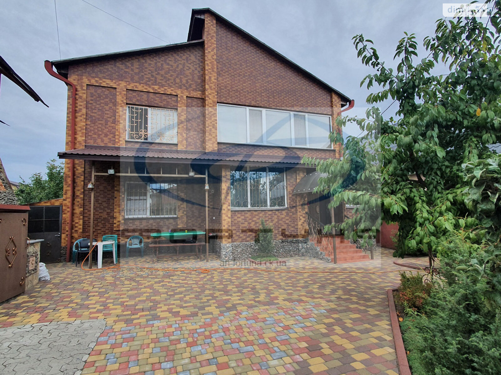 двоповерховий будинок з верандою, 250 кв. м, цегла. Продаж в Черкасах, район Соснівський фото 1 двоповерховий будинок з верандою, 250 кв. м, цегла. Продаж в Черкасах, район Соснівський фото 1