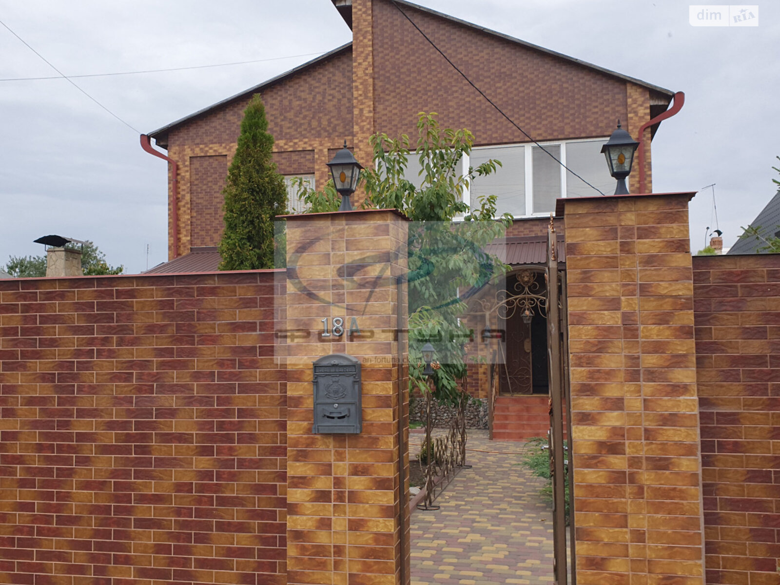 двоповерховий будинок з верандою, 250 кв. м, цегла. Продаж в Черкасах, район Соснівський фото 1 двоповерховий будинок з верандою, 250 кв. м, цегла. Продаж в Черкасах, район Соснівський фото 1