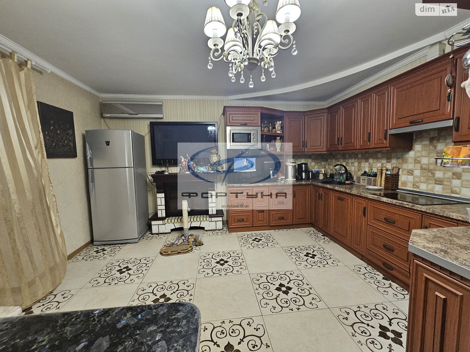 двоповерховий будинок з верандою, 250 кв. м, цегла. Продаж в Черкасах, район Соснівський фото 1 двоповерховий будинок з верандою, 250 кв. м, цегла. Продаж в Черкасах, район Соснівський фото 1