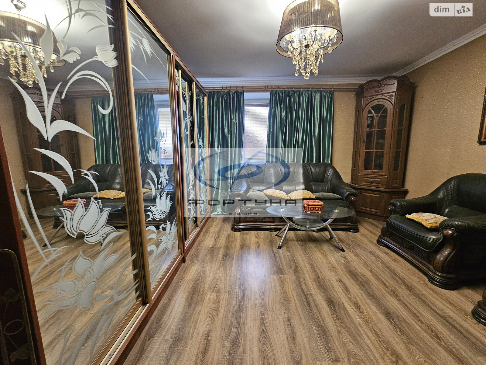 двоповерховий будинок з верандою, 250 кв. м, цегла. Продаж в Черкасах, район Соснівський фото 1 двоповерховий будинок з верандою, 250 кв. м, цегла. Продаж в Черкасах, район Соснівський фото 1