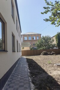 двухэтажный дом с отоплением, 450 кв. м, кирпич. Продажа в Черкассах район Центр фото 2