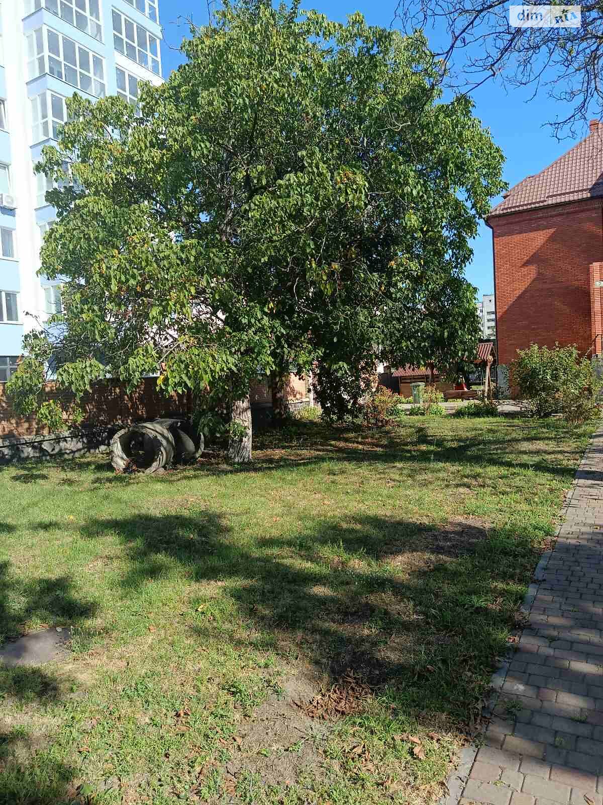 триповерховий будинок, 585 кв. м, цегла. Продаж в Черкасах, район Центр фото 1